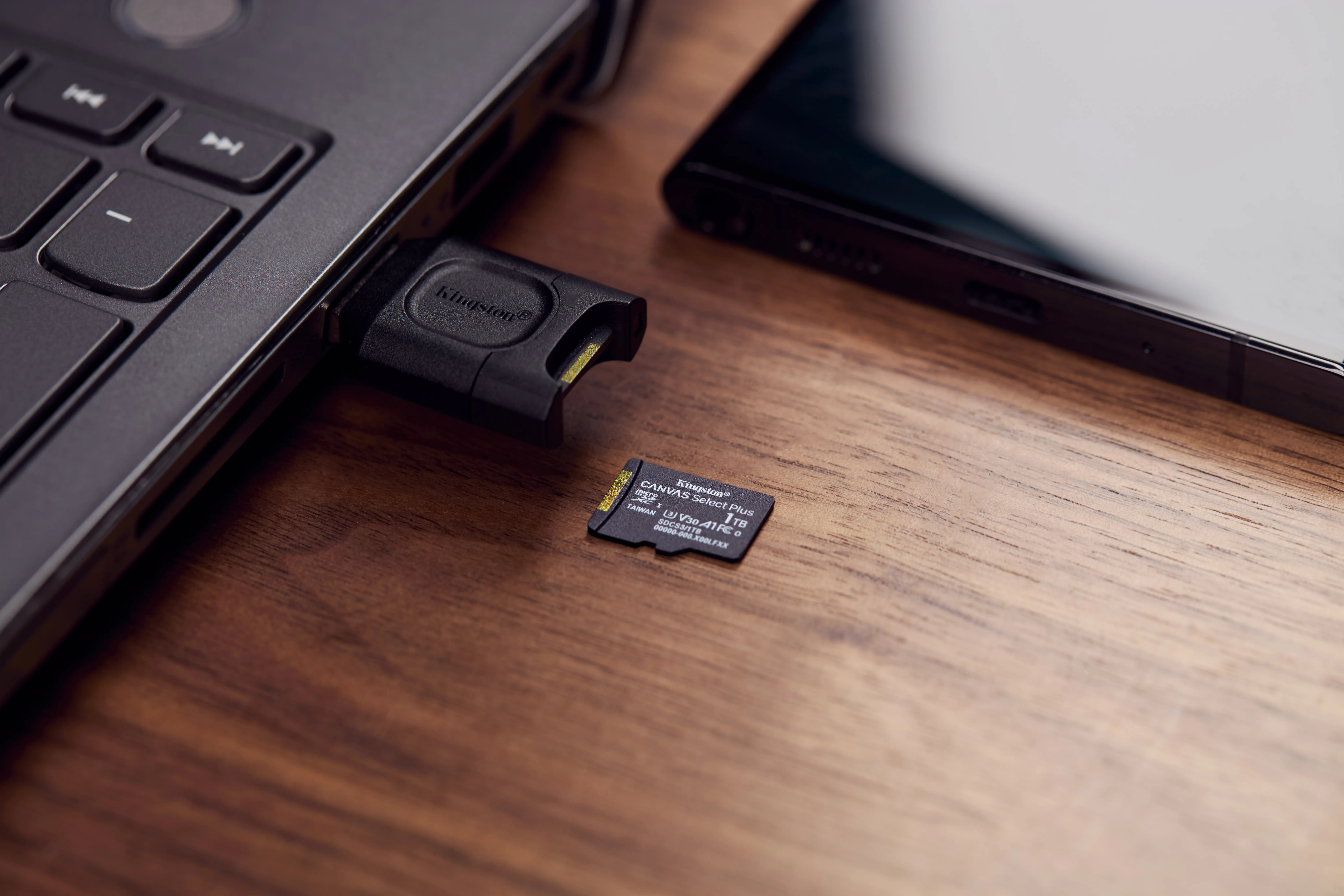 Kingston 1TB microSDXC Canvas Select Plus Gen3 - memory card + SD adapter