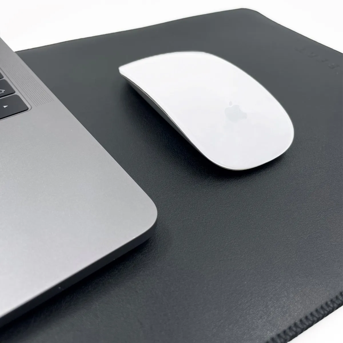 Philbert Ultra Slim Sleeve incl strap MacBook 13'', Black