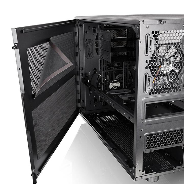 Thermaltake Core X9