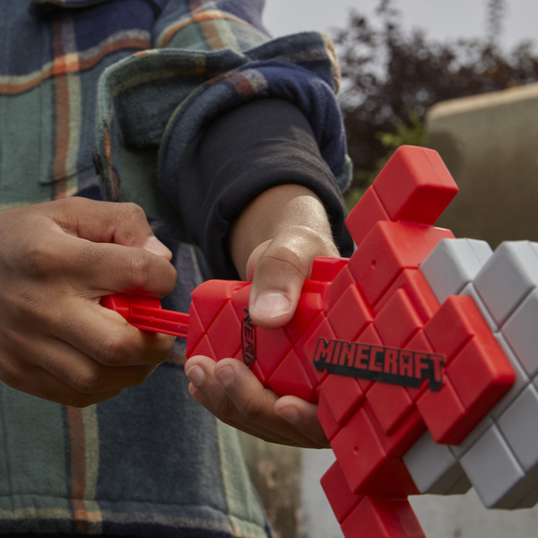 Nerf Minecraft Blasting Sword -vaahtomuoviase