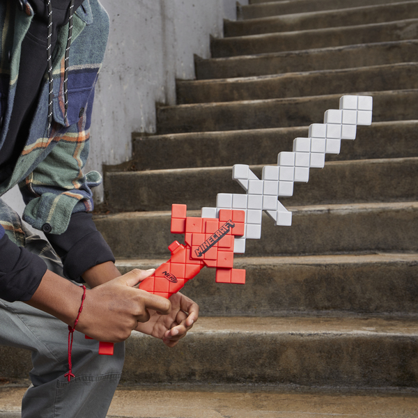 Nerf Minecraft Blasting Sword -vaahtomuoviase