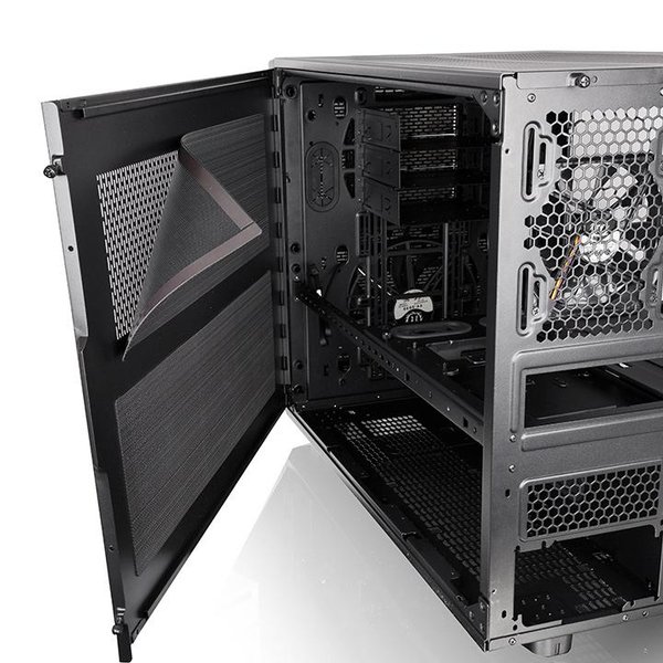 Thermaltake Core X9