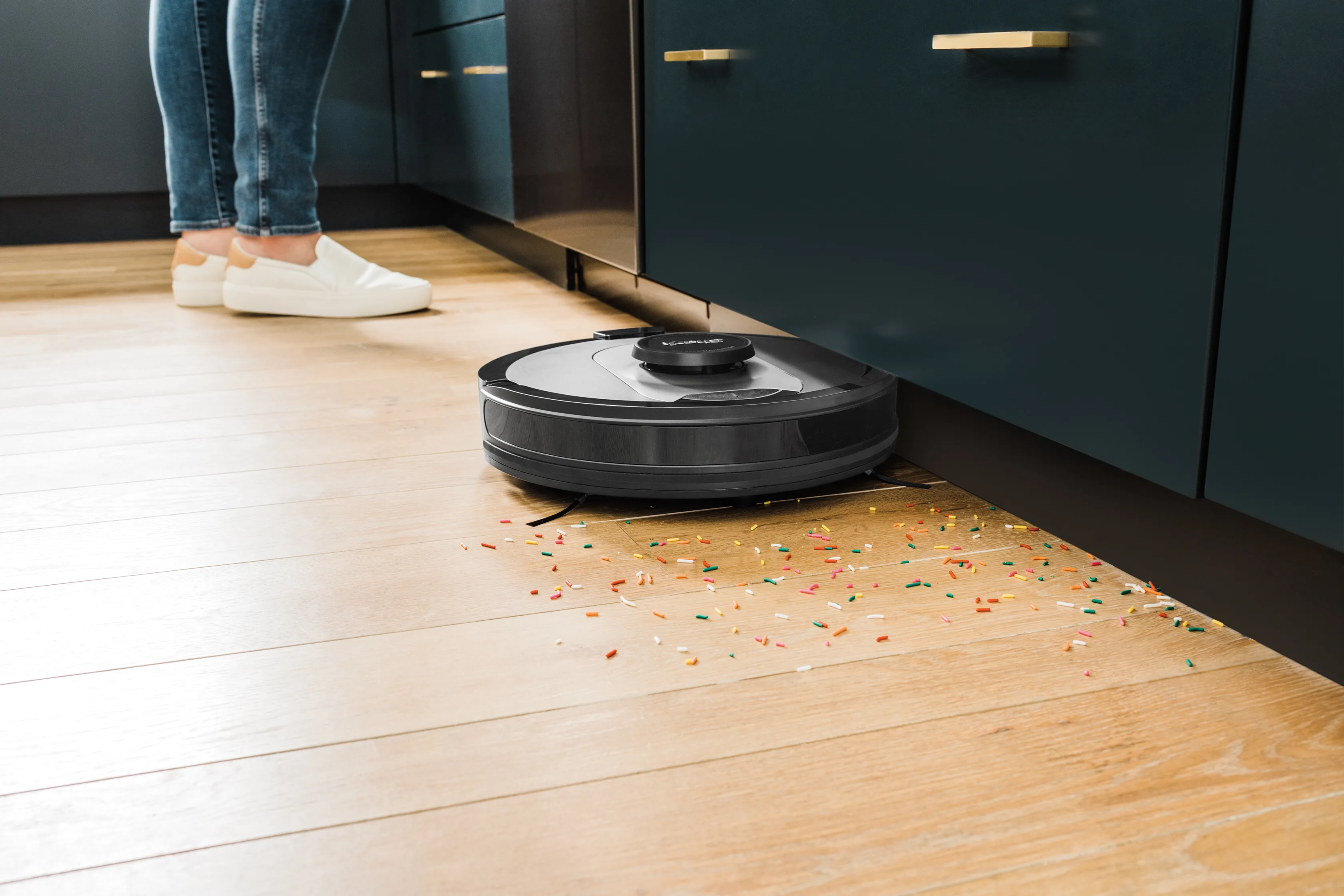 Shark RV2500SEU - robot vacuum cleaner, Black