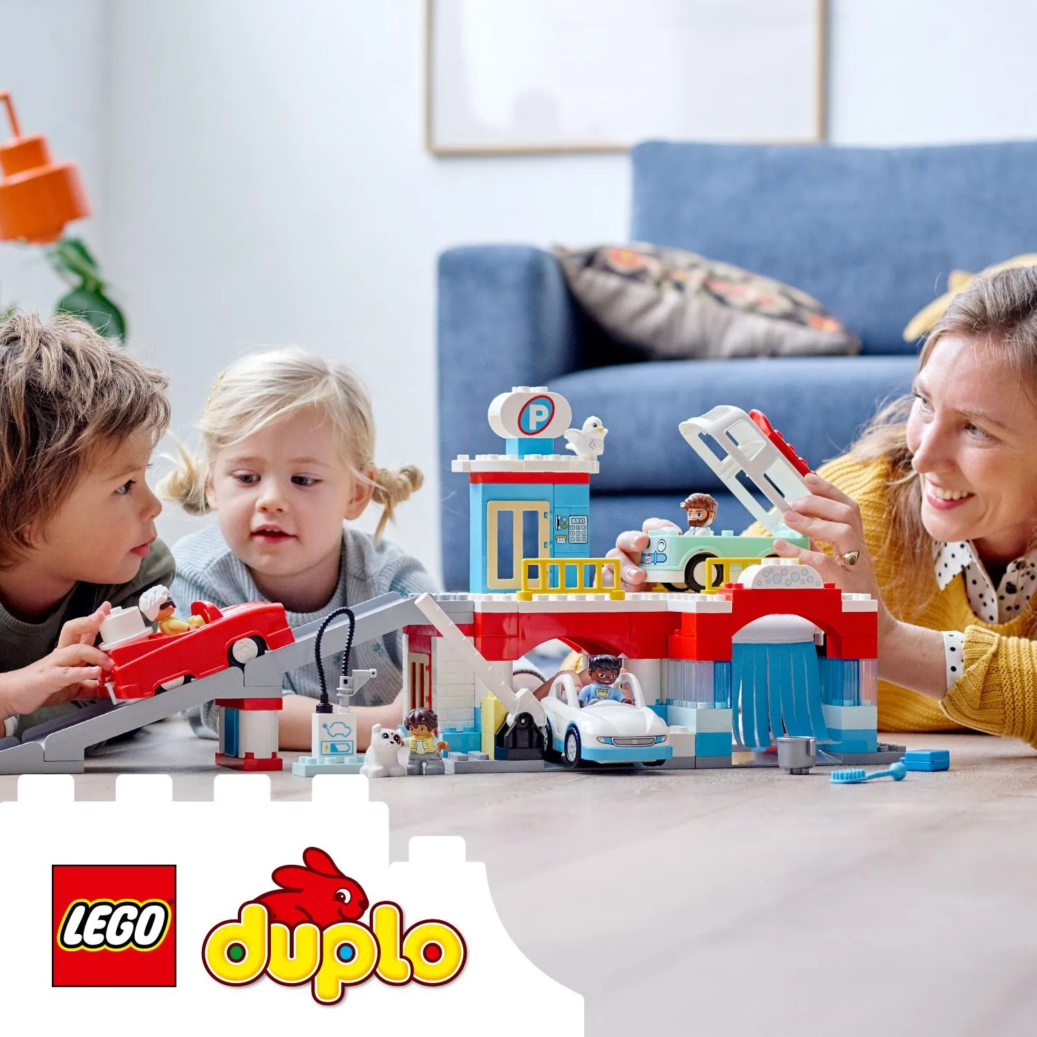 Lego Duplo parking garage with car wash 10948