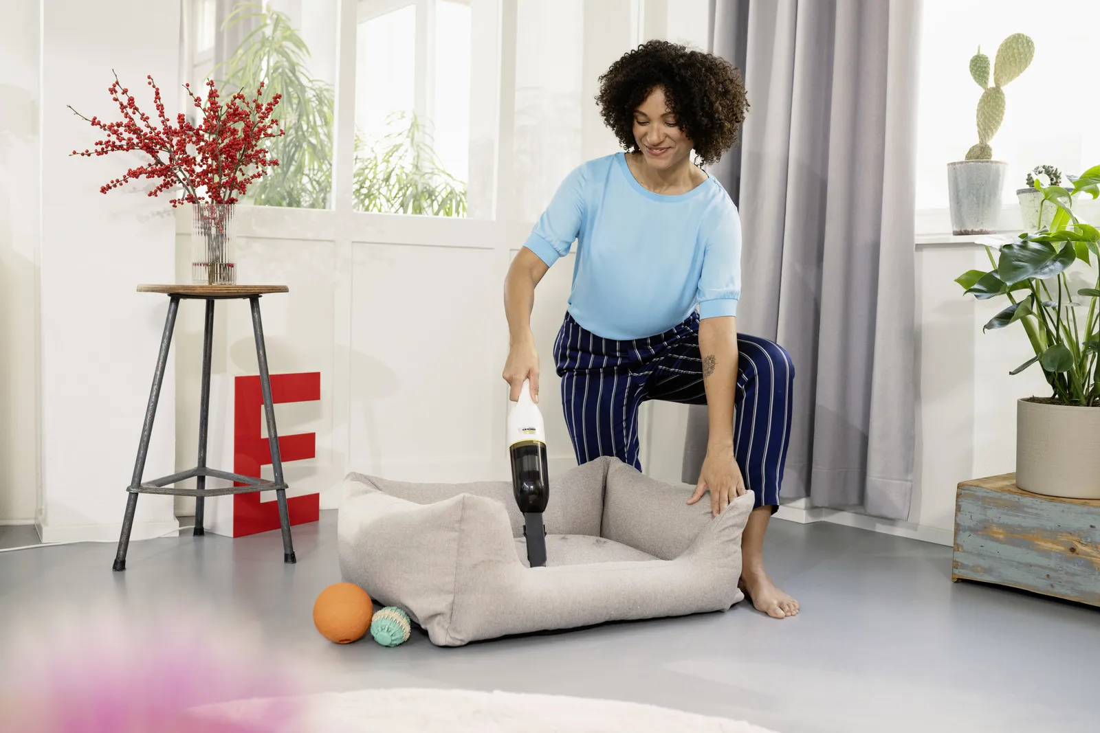 K&auml;rcher CVH 2 Handheld vacuum cleaner, White