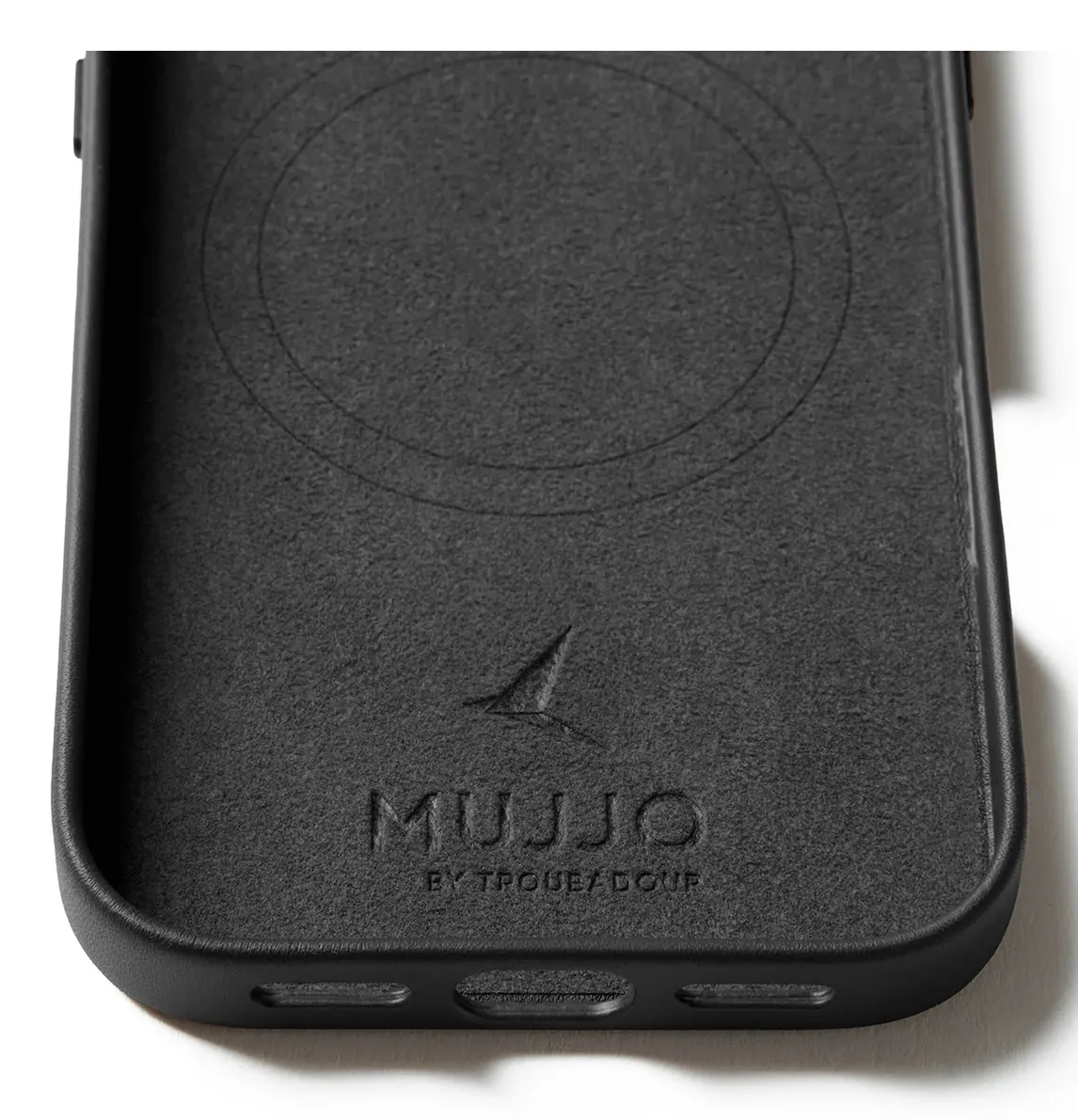 MUJJO Full Leather MagSafe Case for iPhone 17, Black
