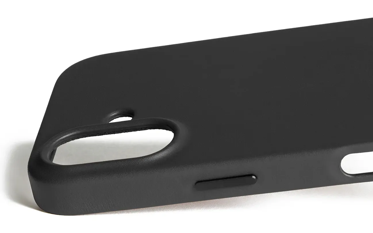MUJJO Full Leather MagSafe Case for iPhone 17, Black
