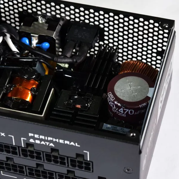 Lian Li SP750 750 W750W - power supply, 80 Plus Gold