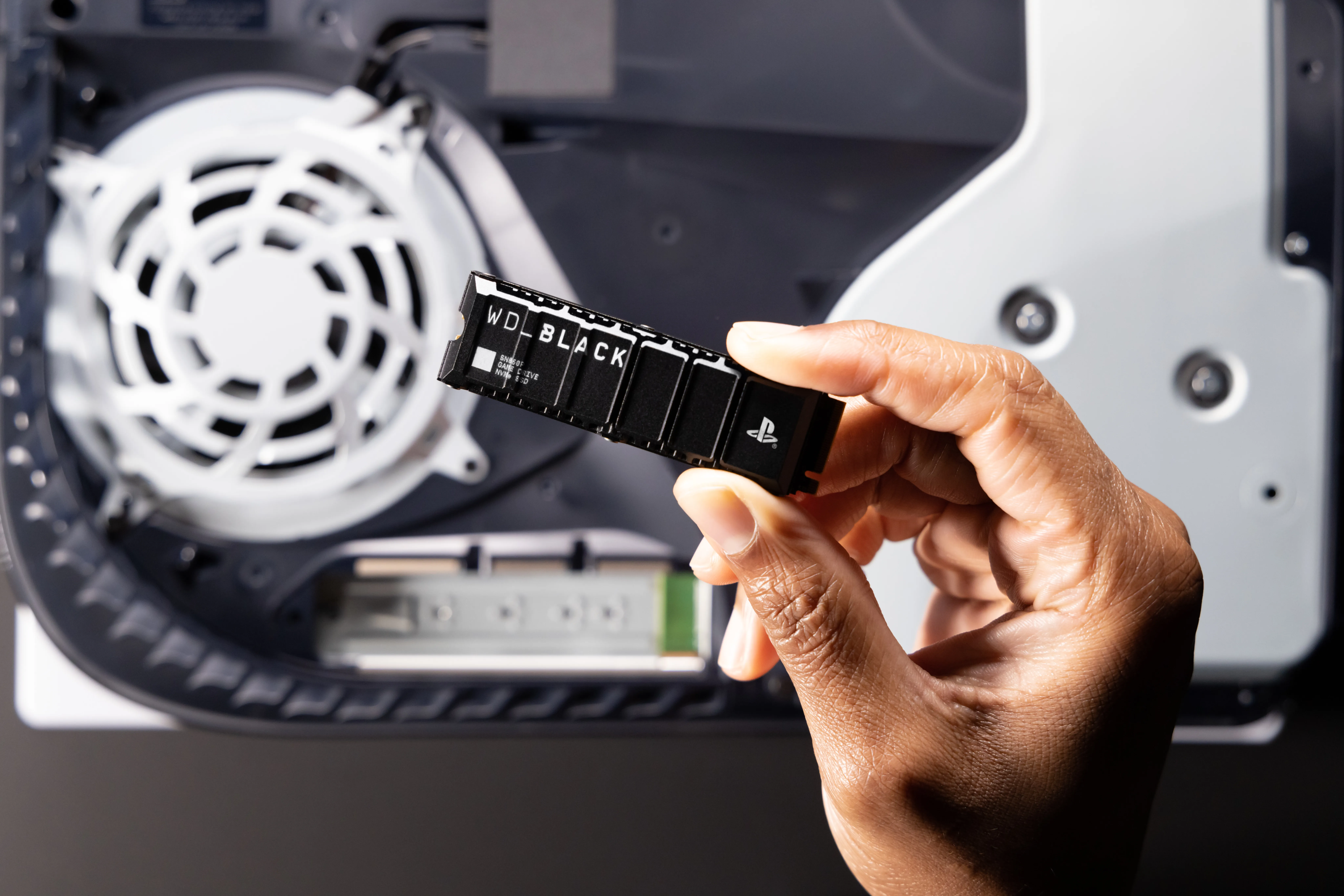 WD Black SN850P 2TB M.2 PCIe Gen4 NVMe SSD with Heatsink