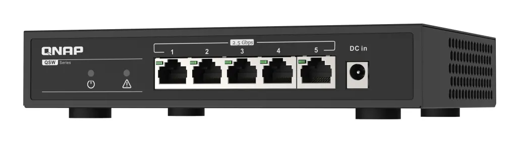 6-bay NAS AMD Ryzen V1500B 8GB DDR4 RAM +-NAS-palvelin