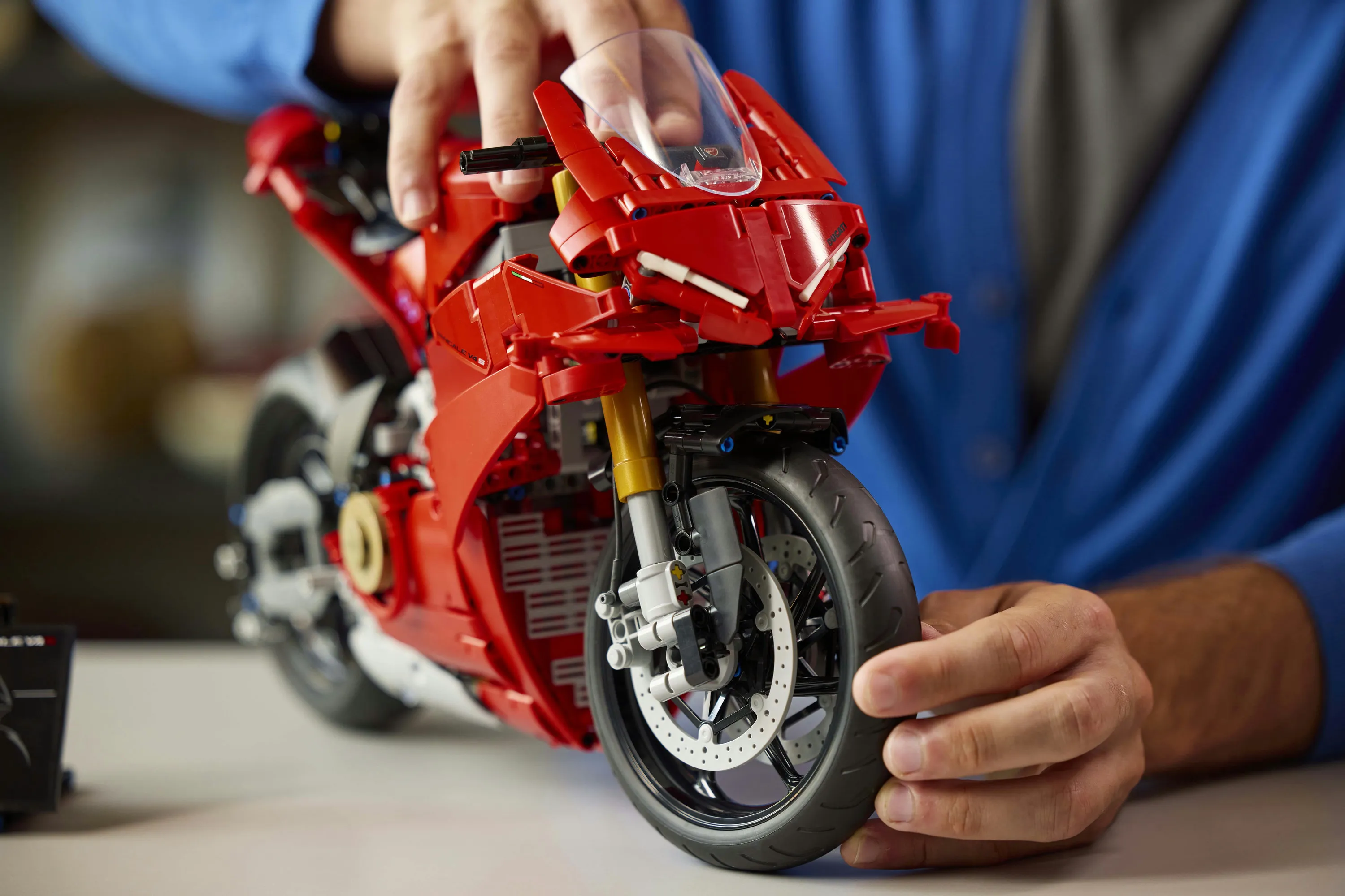 LEGO Technic Ducati Panigale V4 S 42202