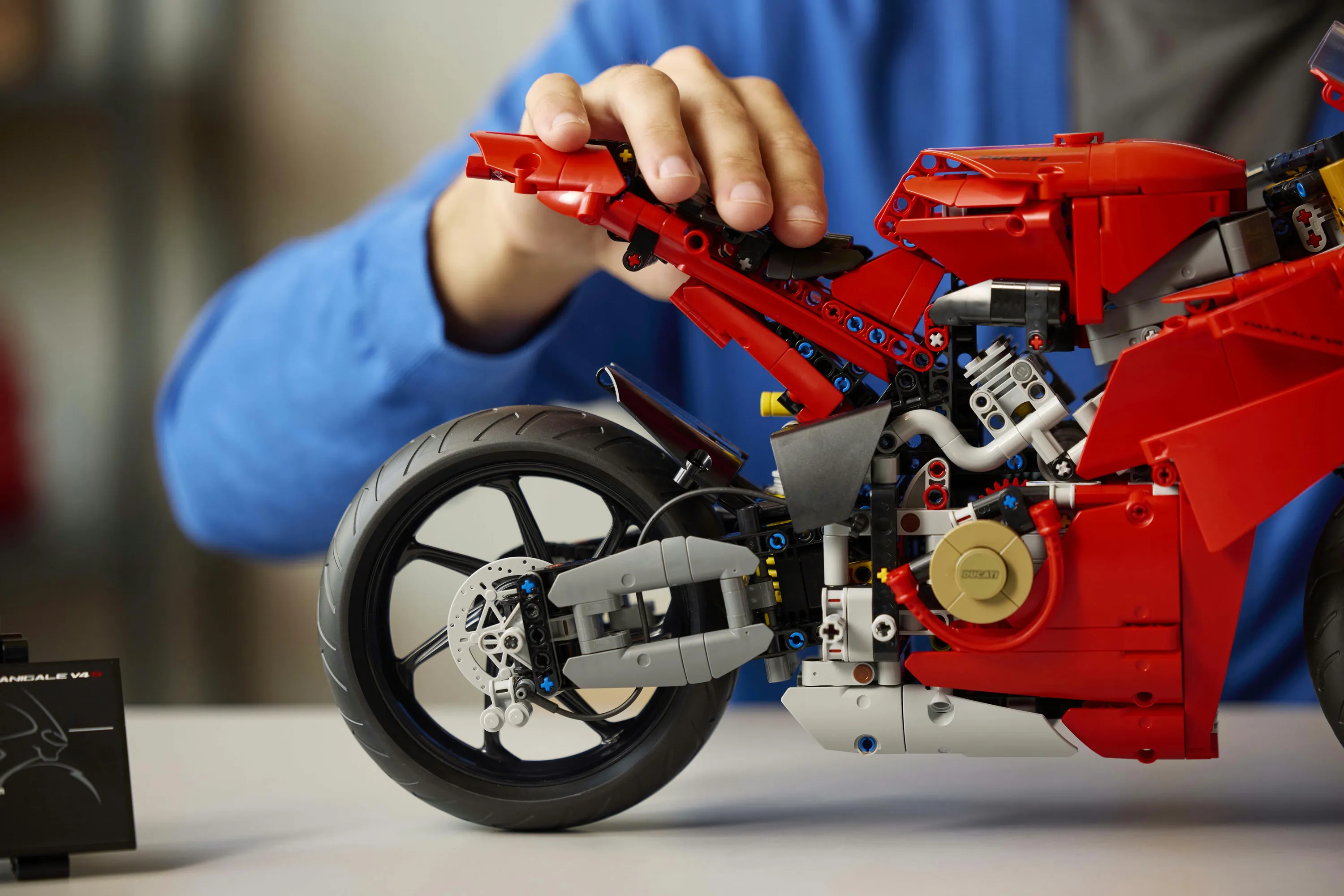 LEGO Technic Ducati Panigale V4 S 42202