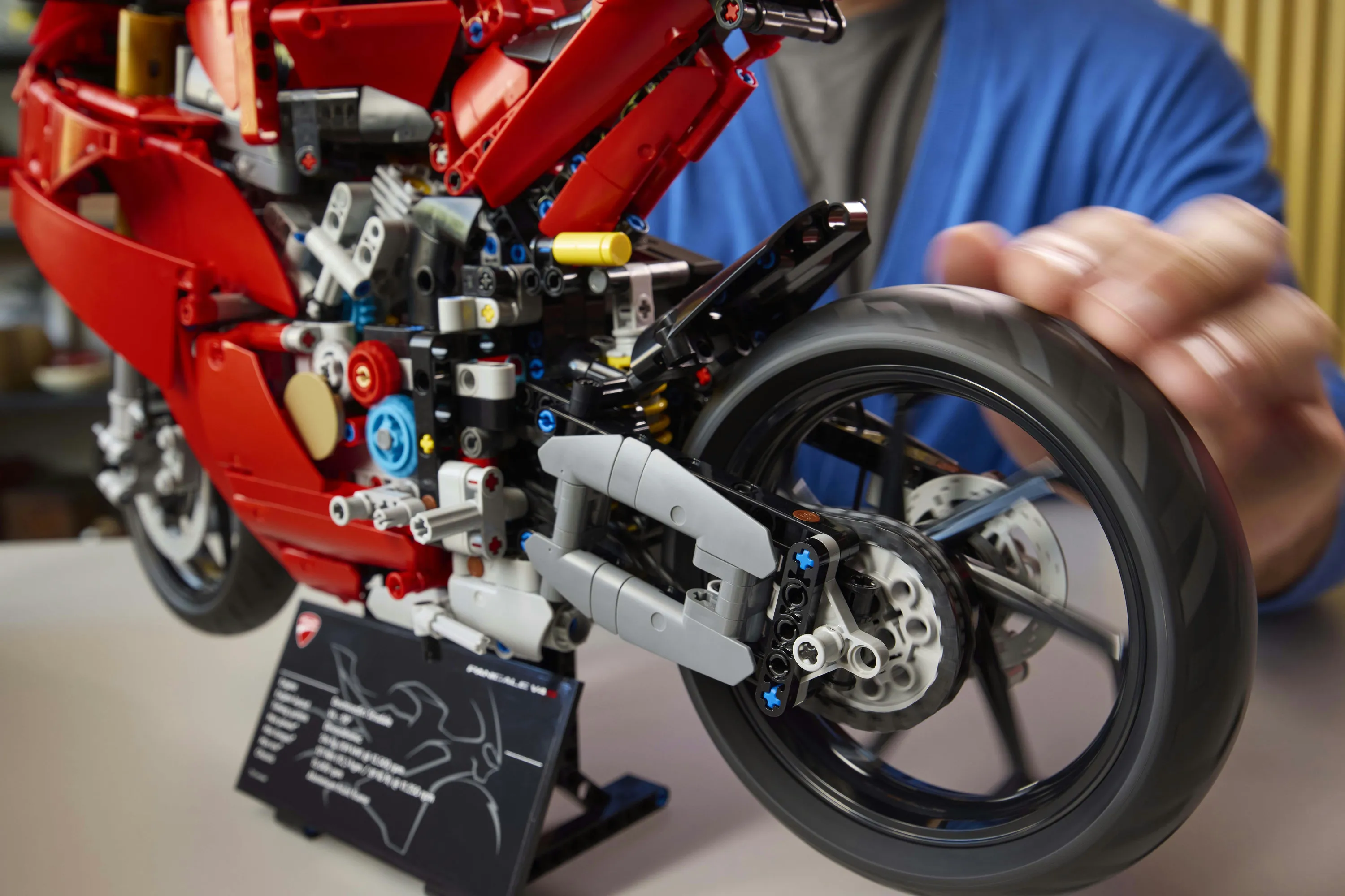 LEGO Technic Ducati Panigale V4 S 42202