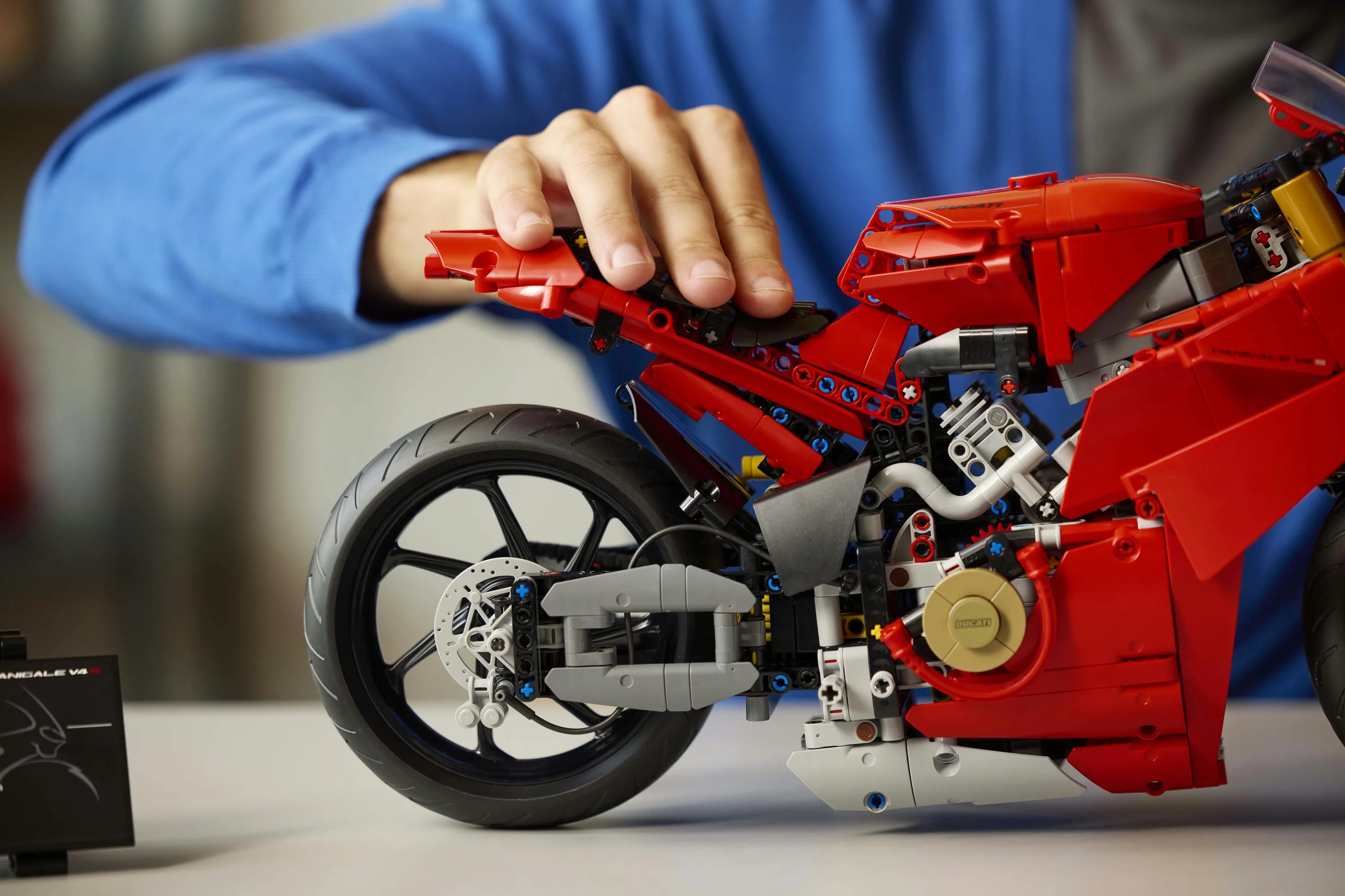 LEGO Technic Ducati Panigale V4 S 42202