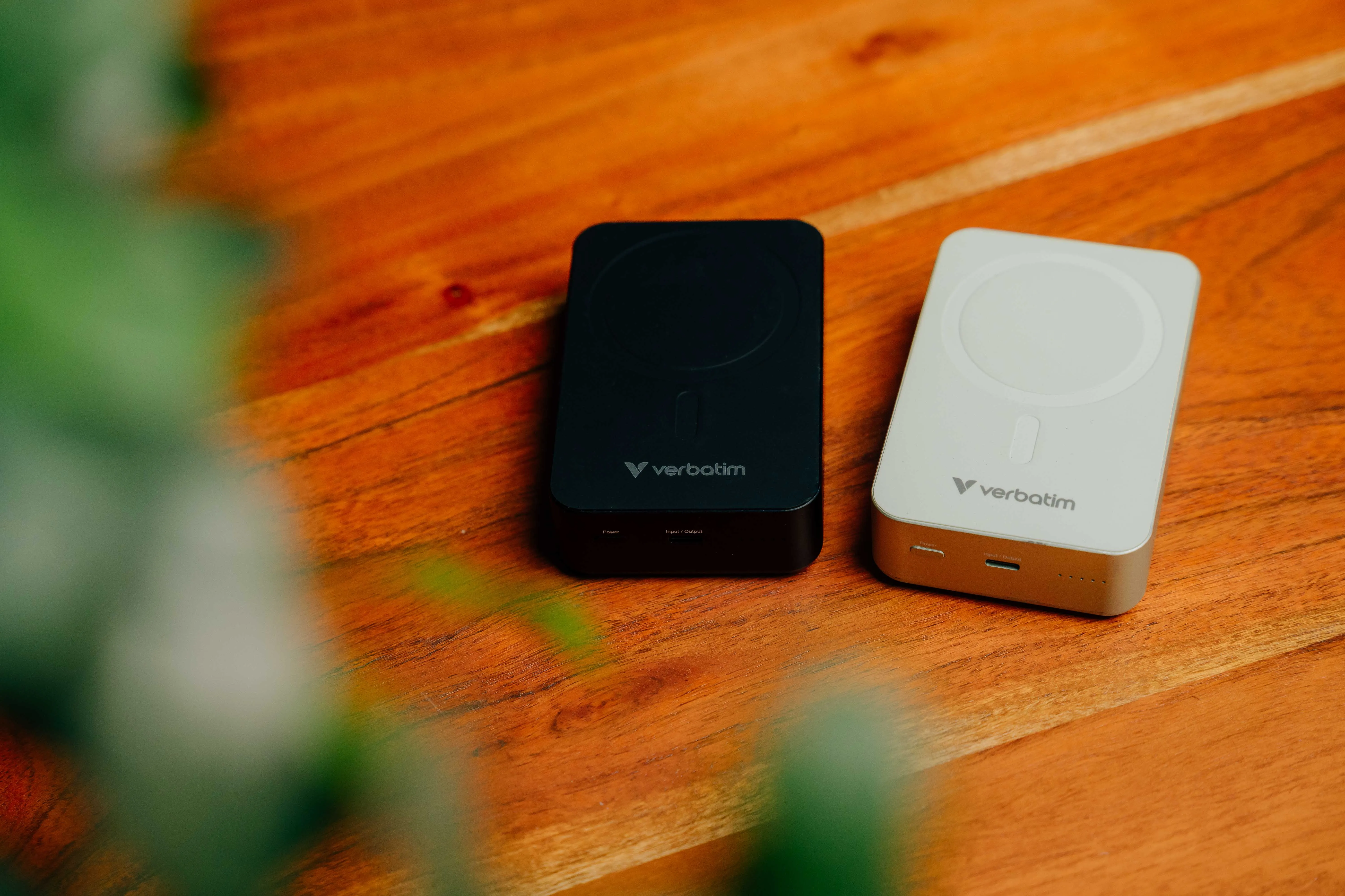 Verbatim Charge n Go Magnetic Wireless -varavirtalähde, 20000 mAh, Musta