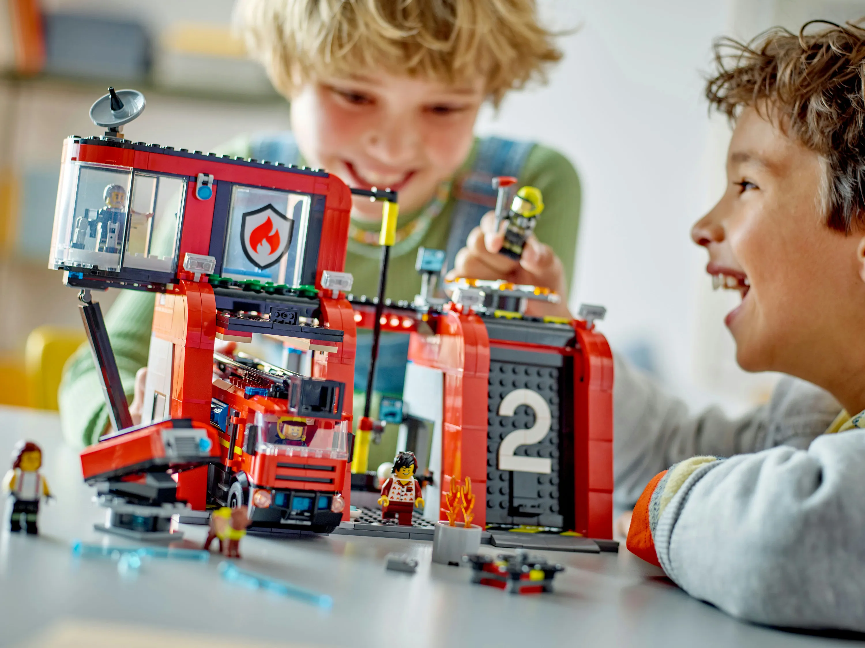 Lego City Paloasema ja paloauto 60414