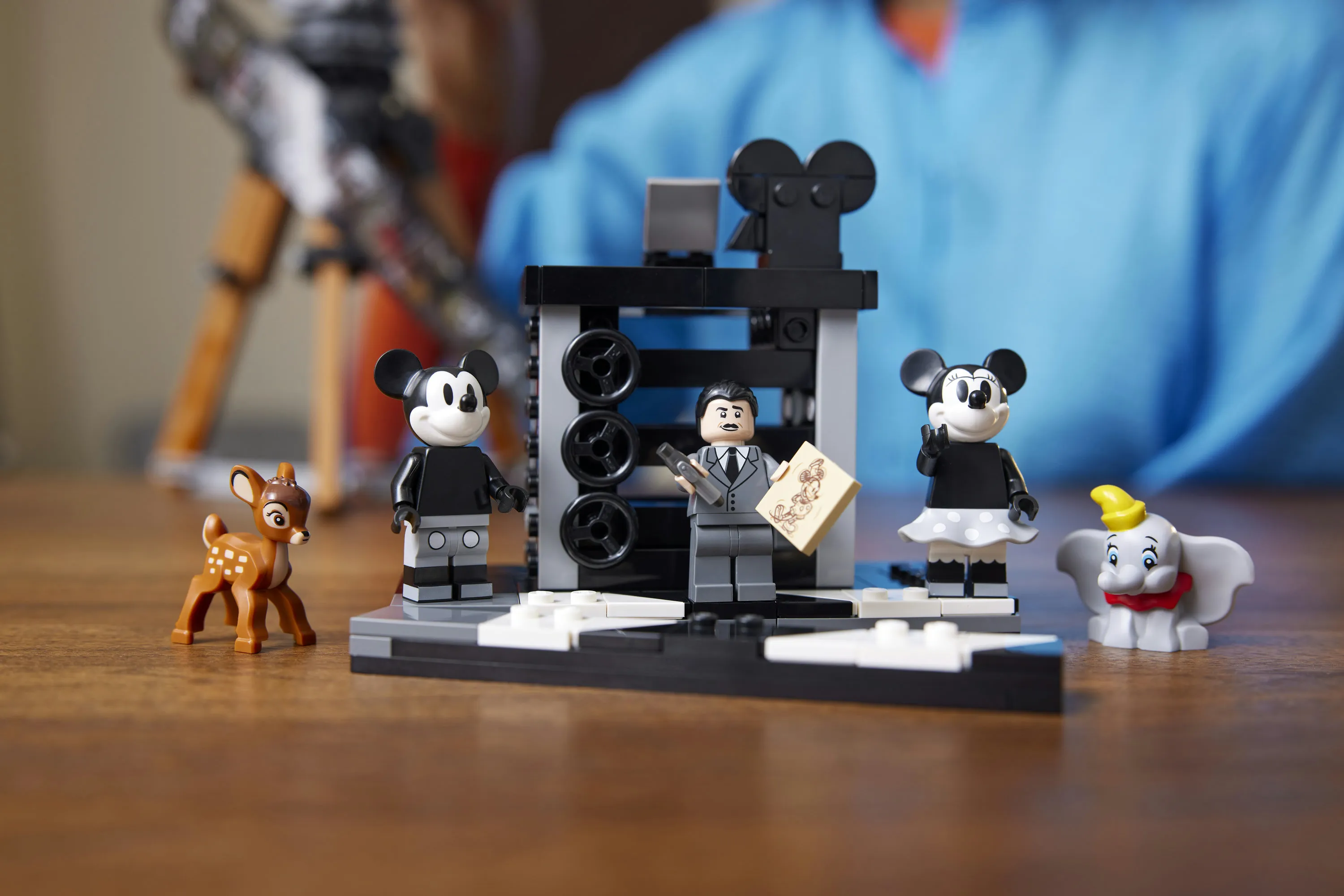 LEGO Disney Walt Disneylle omistettu kamera 43230