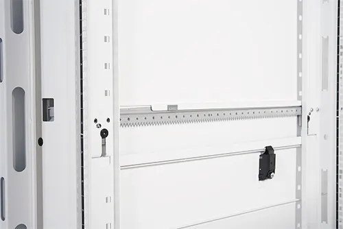 APC NetShelter SX 42U 600x1070 w/sides