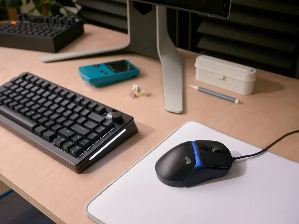 GLORIOUS Model D3 -langallinen pelihiiri, musta