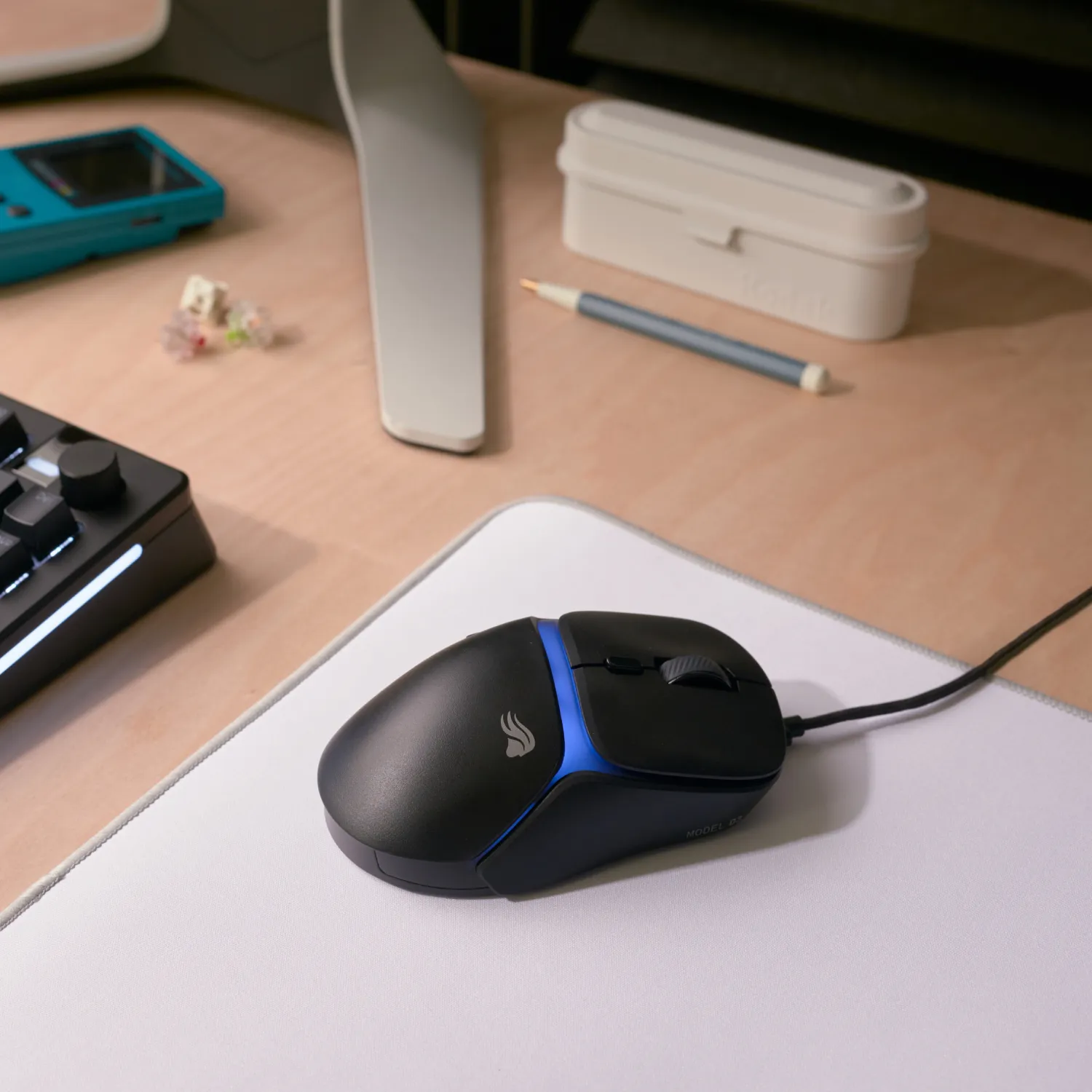 GLORIOUS Model D3 -langallinen pelihiiri, musta