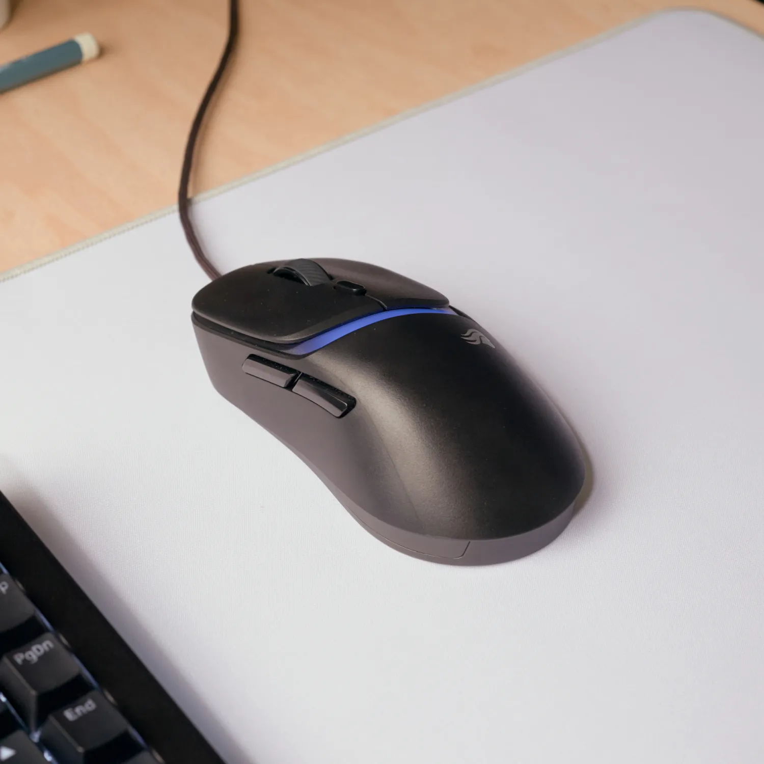 GLORIOUS Model D3 -langallinen pelihiiri, musta