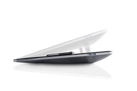 WACOM Cintiq 27QHD Pen and Touch 27i display with crystal clear resolution and true-to-life (1.07 billion)color