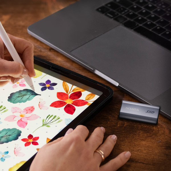 A-DATA SC750 1TB External SSD with USB 3.2 Gen 2 (USB-C), Portable, for console gaming, Black Titanium