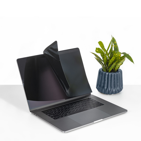 STARTECH.COM 13inch Laptop Privacy Screen Matte or Glossy Magnetic 30+/- Degree Privacy MacBook Pro and Air PRIVSCNMAC13