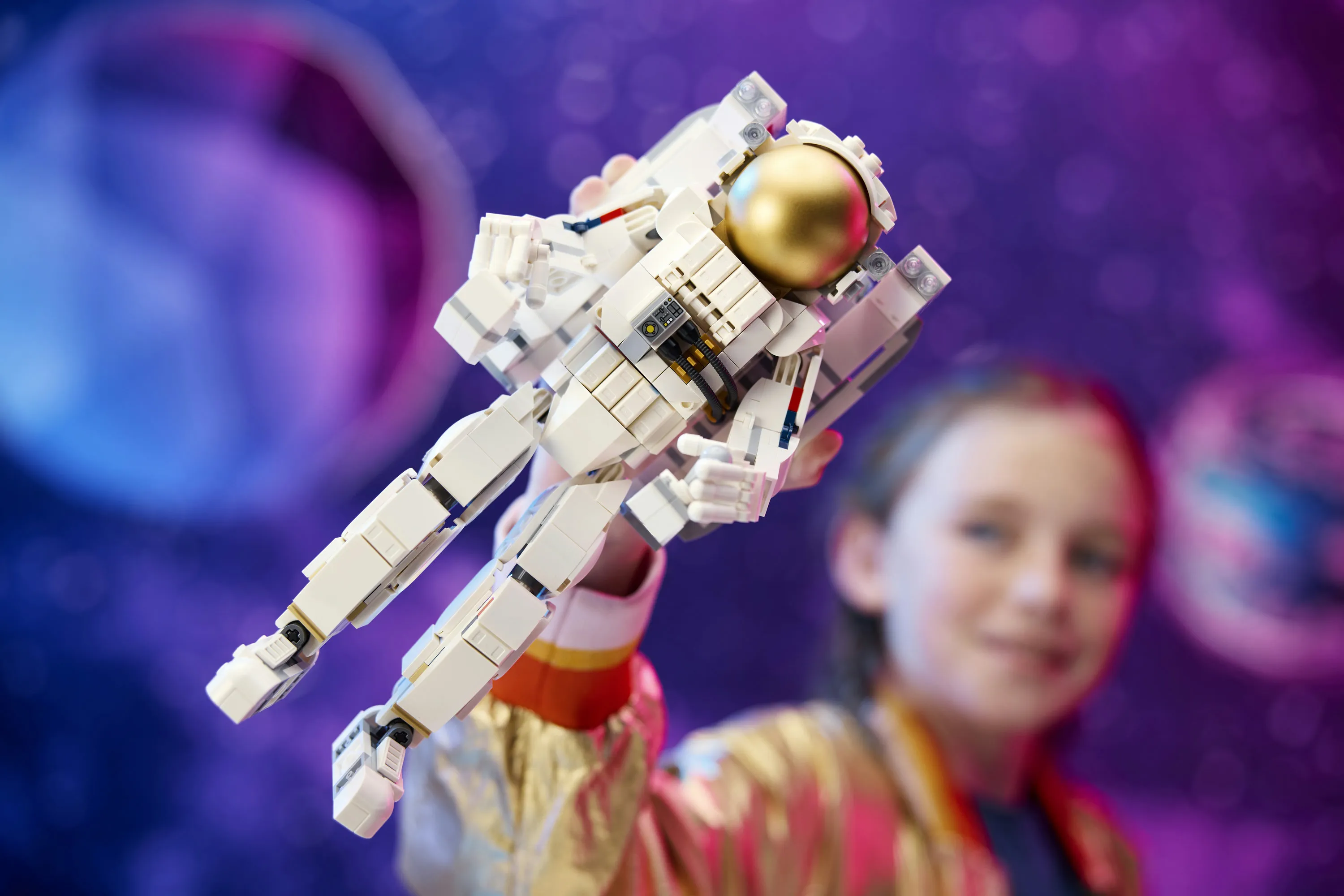 LEGO Creator 3-in-1 Astronaut in Space 31152