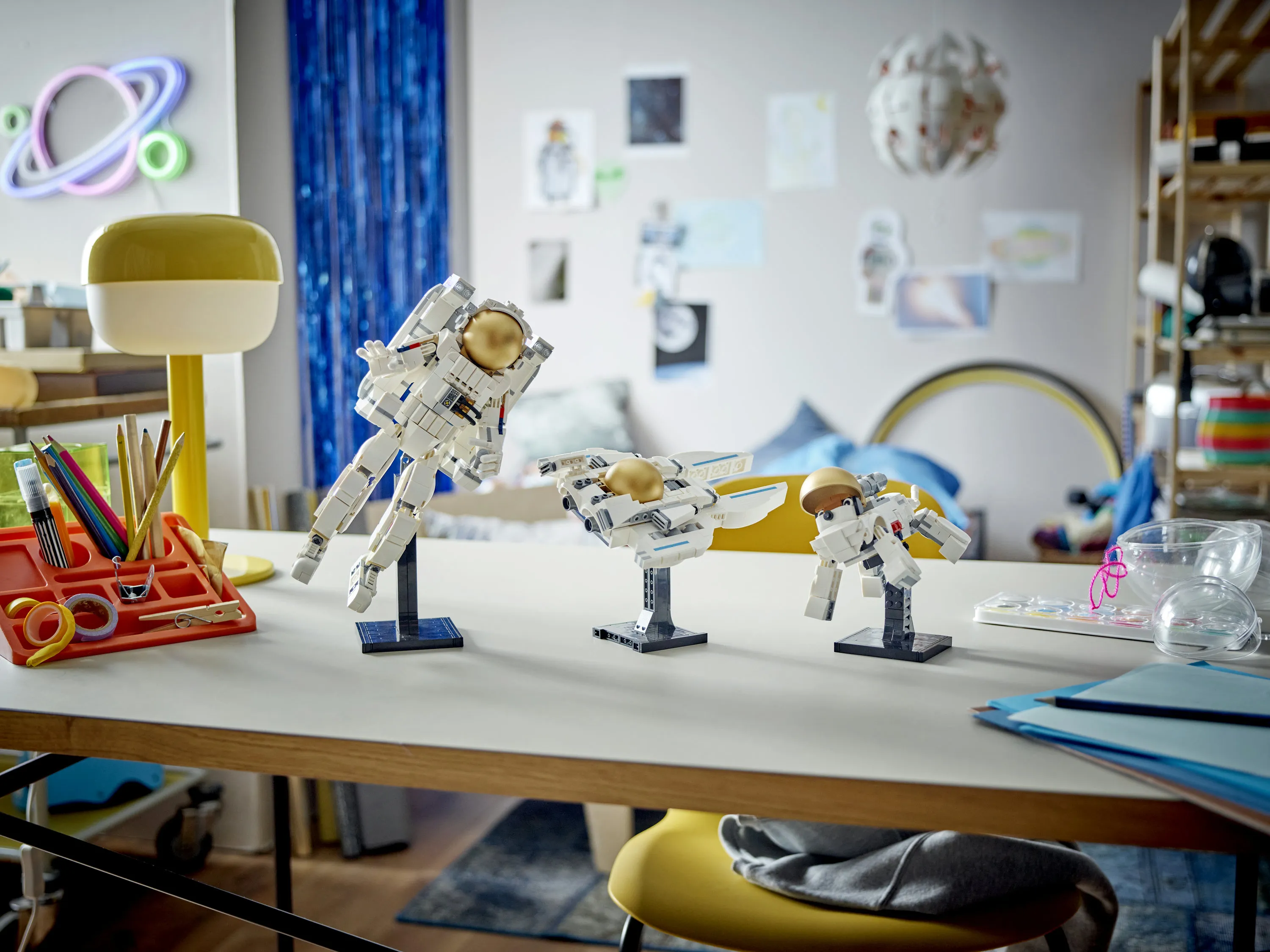 LEGO Creator 3-in-1 Astronaut in Space 31152