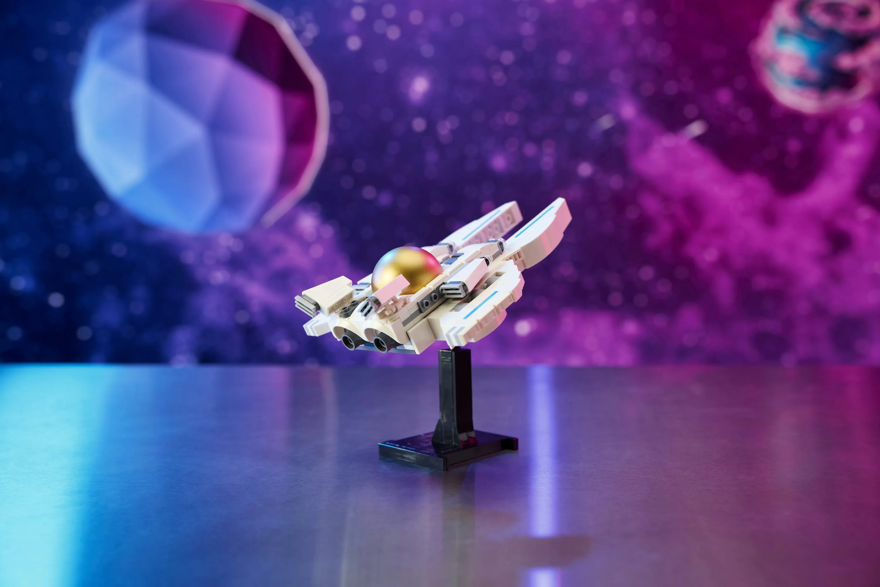 LEGO Creator 3-in-1 Astronaut in Space 31152