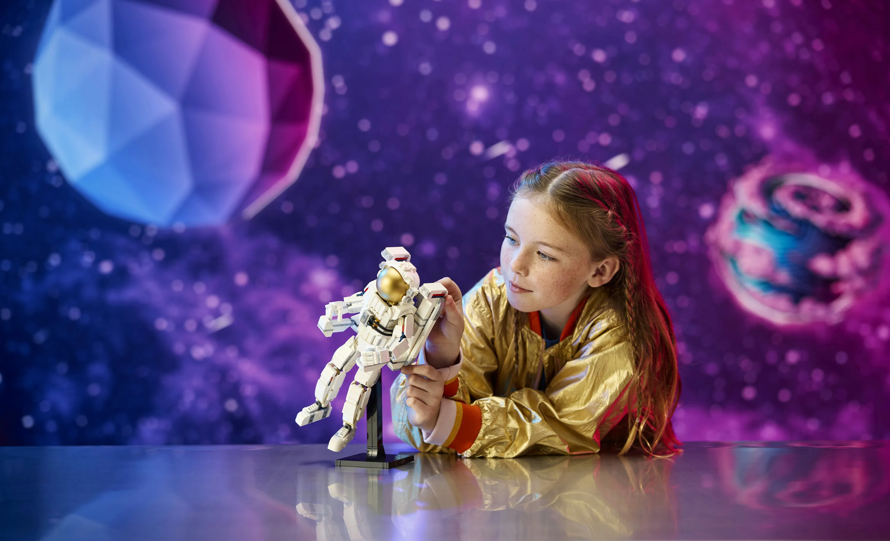 LEGO Creator 3-in-1 Astronaut in Space 31152