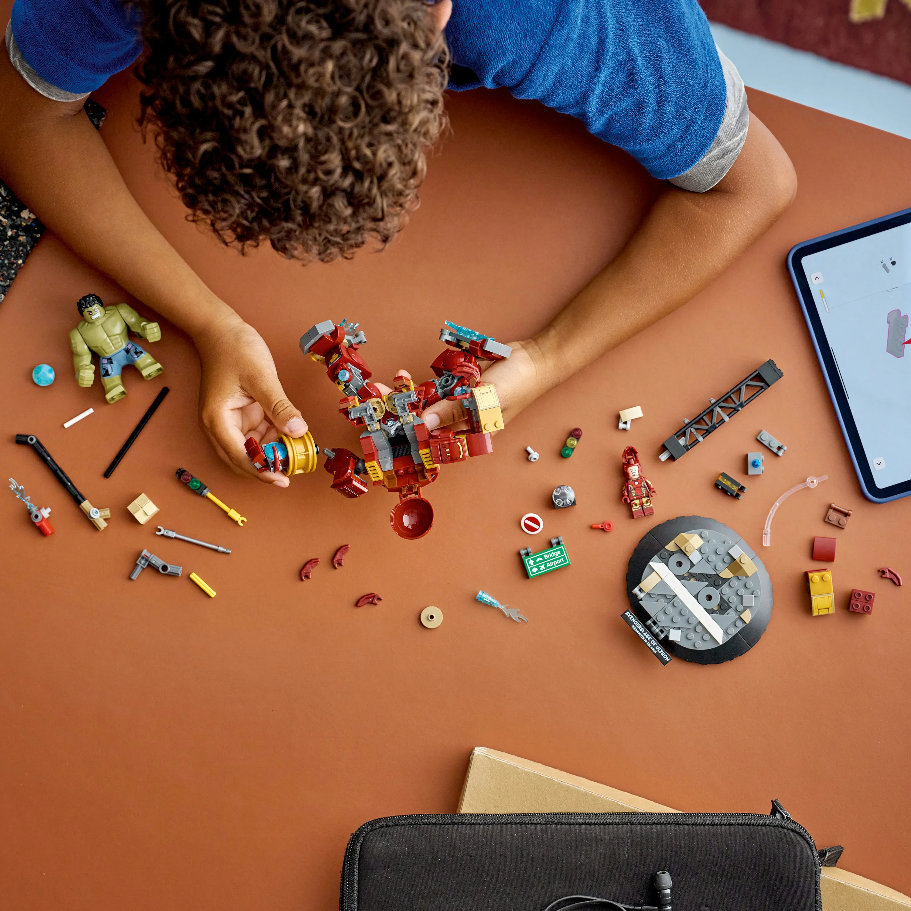 LEGO Marvel Epic Battle: Hulkbuster vs. The Hulk 76343