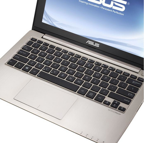 ASUS 11.6inch HD Glare Touch VivoBook S200E Intel Pentium 987 ULV Intel HD Graphics 4GB 500GB 5400rpm Wlan HD cam USB3 2cell W8 64B