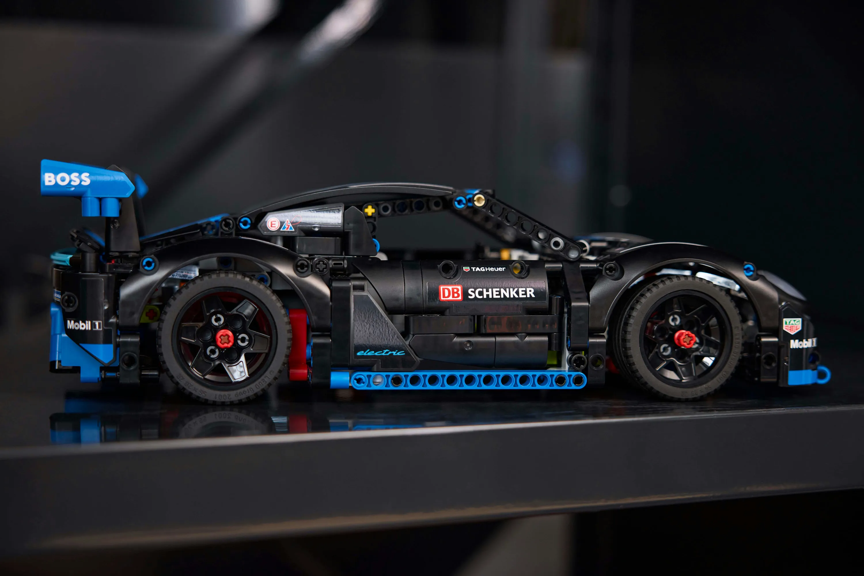 LEGO Technic Porsche GT4 e-Performance Racerbil 42176