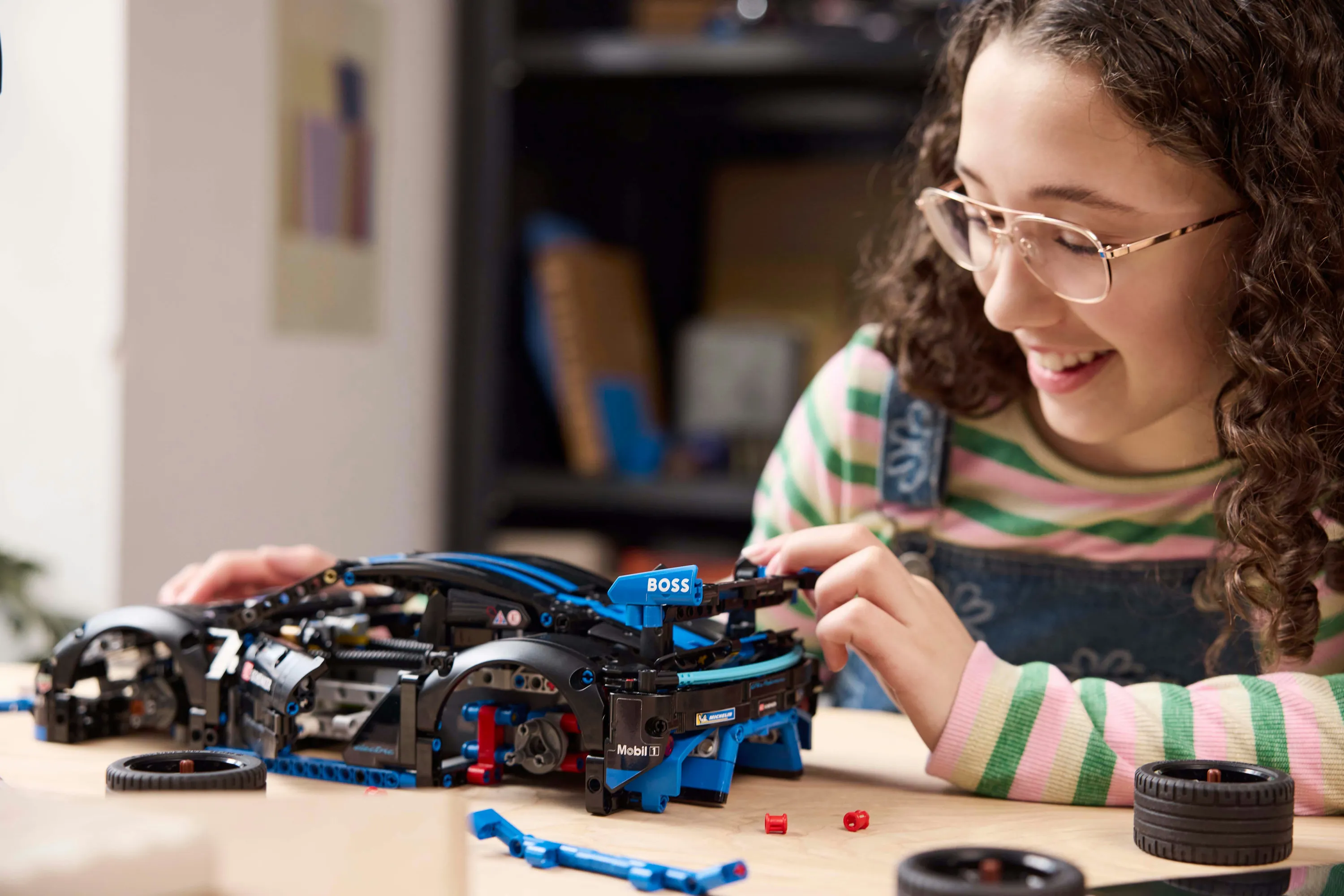 LEGO Technic Porsche GT4 e-Performance Racerbil 42176