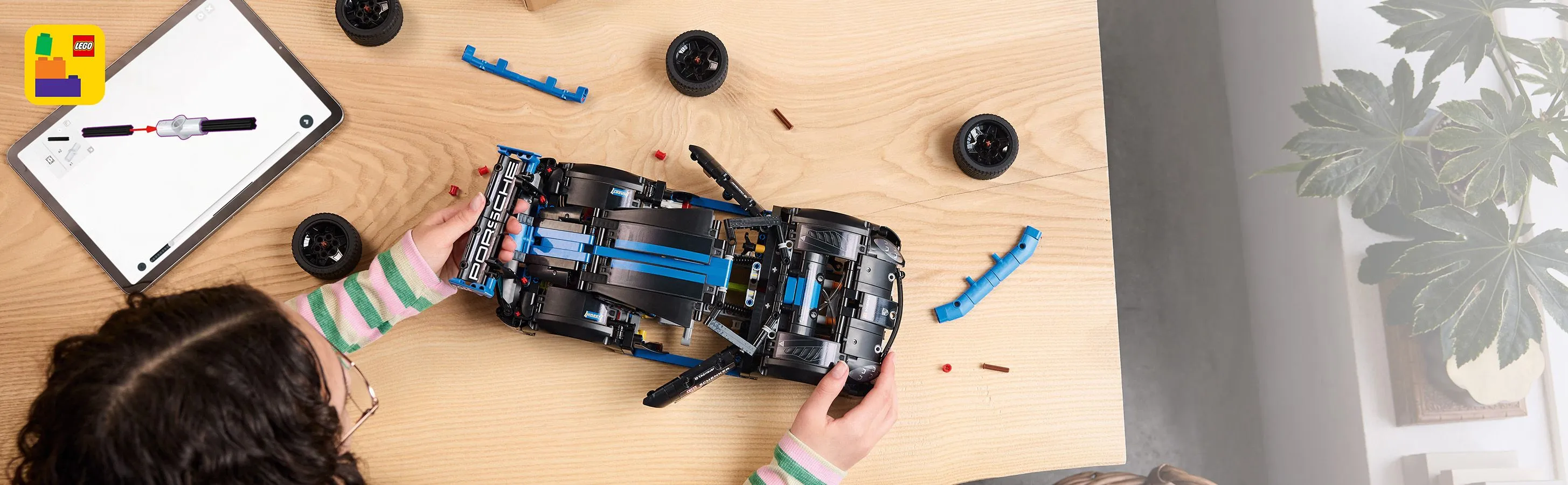 LEGO Technic Porsche GT4 e-Performance Racerbil 42176