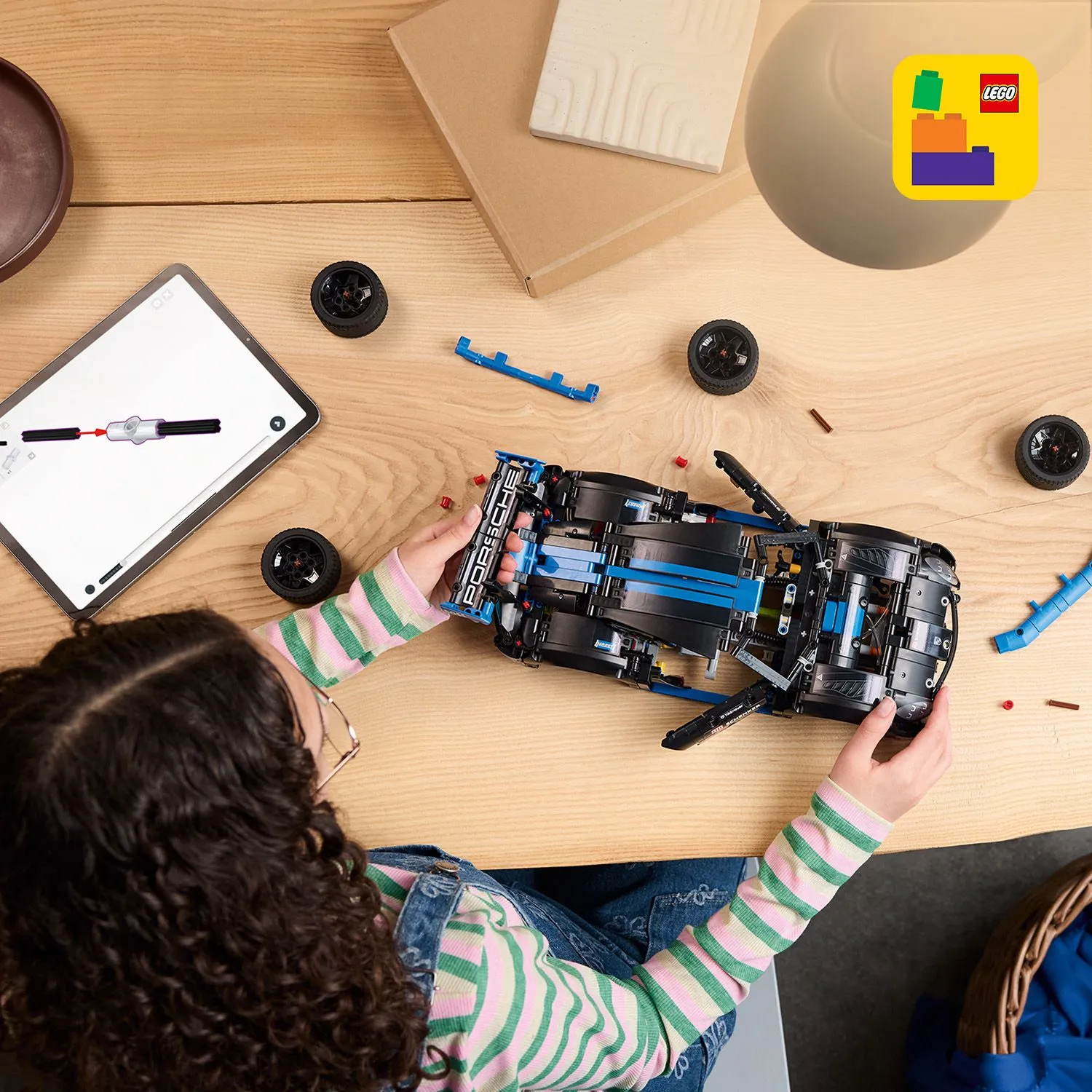 LEGO Technic Porsche GT4 e-Performance Racerbil 42176