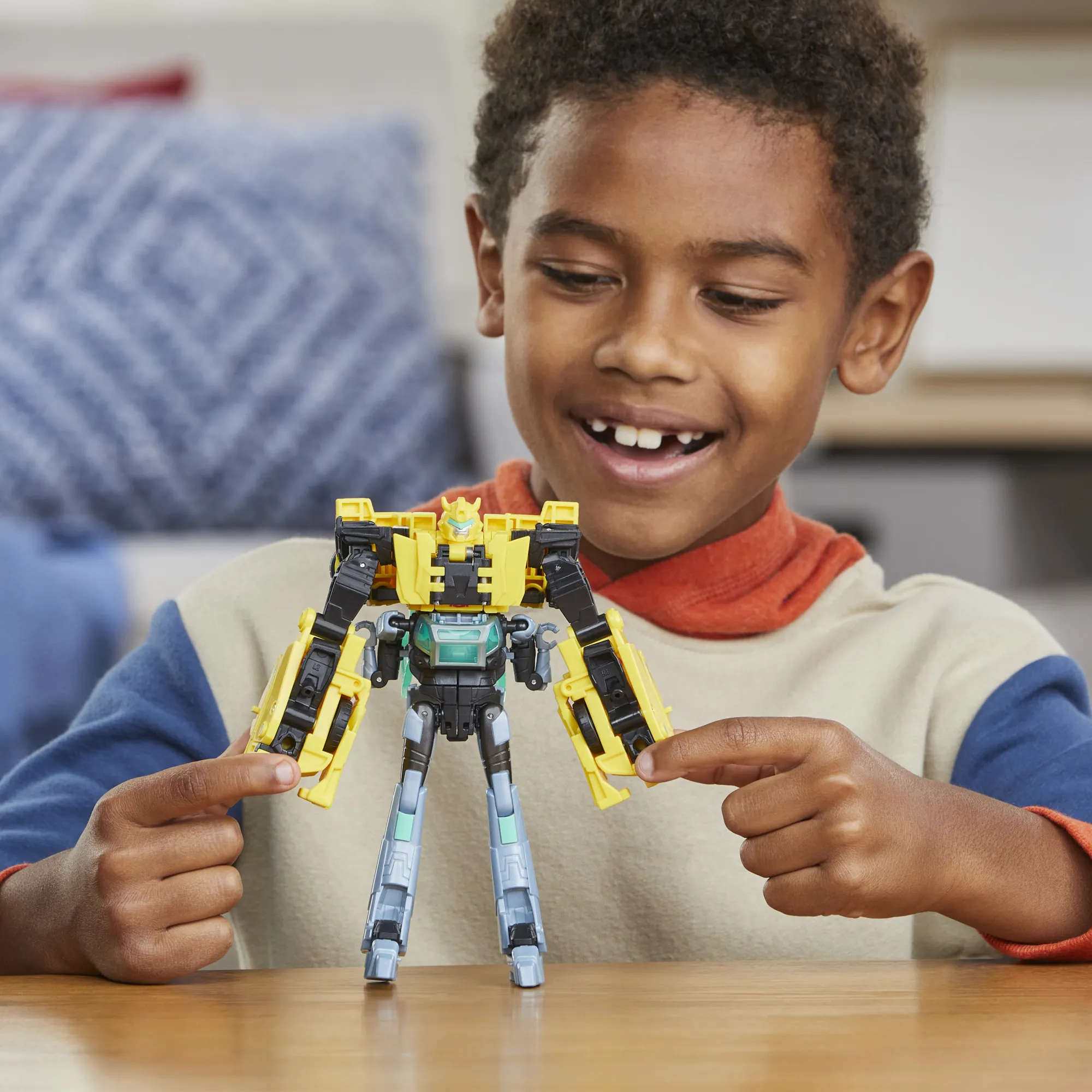 Hasbro Transformers EarthSpark Cyber-Combiner Bumblebee and Mo Malto toy figure