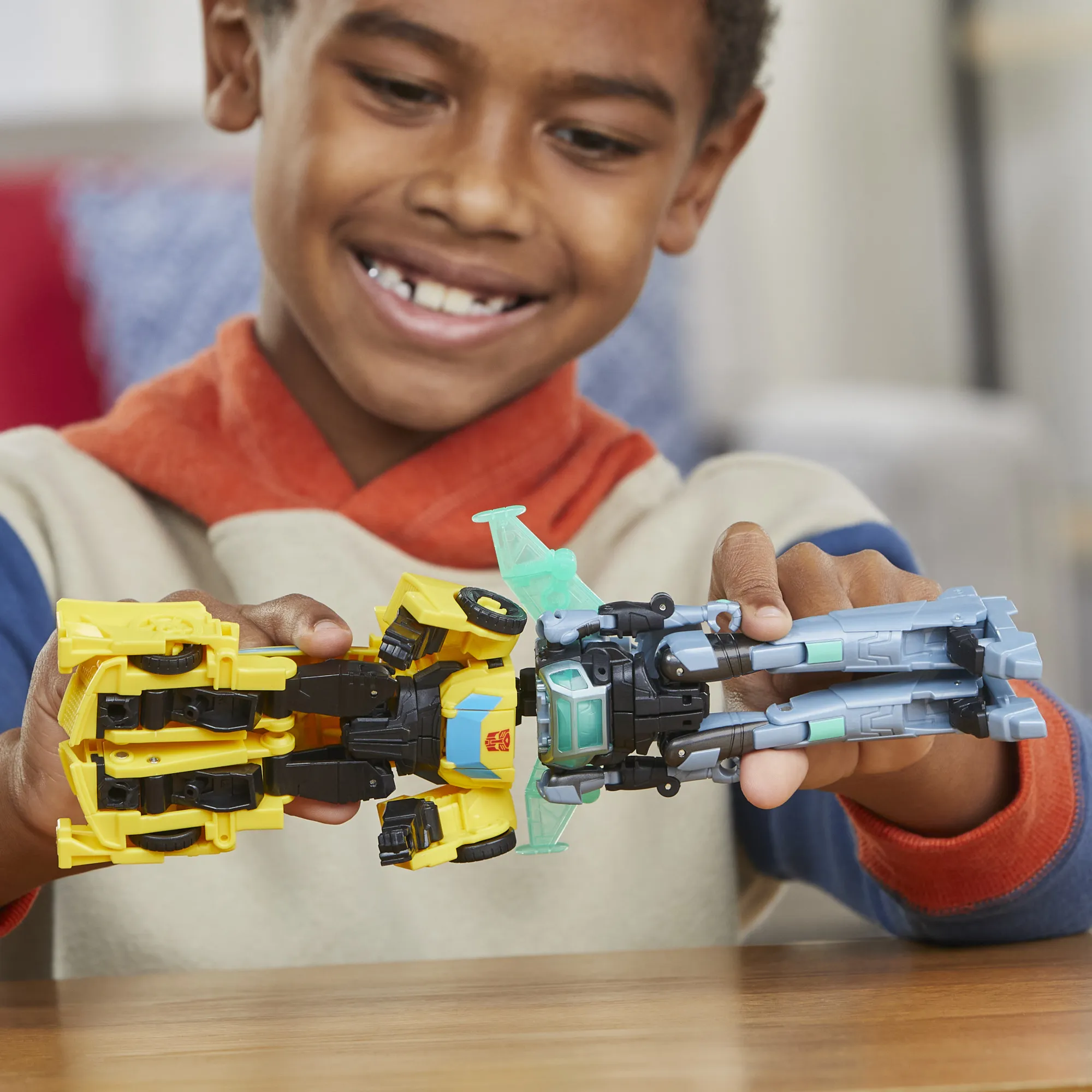 Hasbro Transformers EarthSpark Cyber-Combiner Bumblebee and Mo Malto toy figure