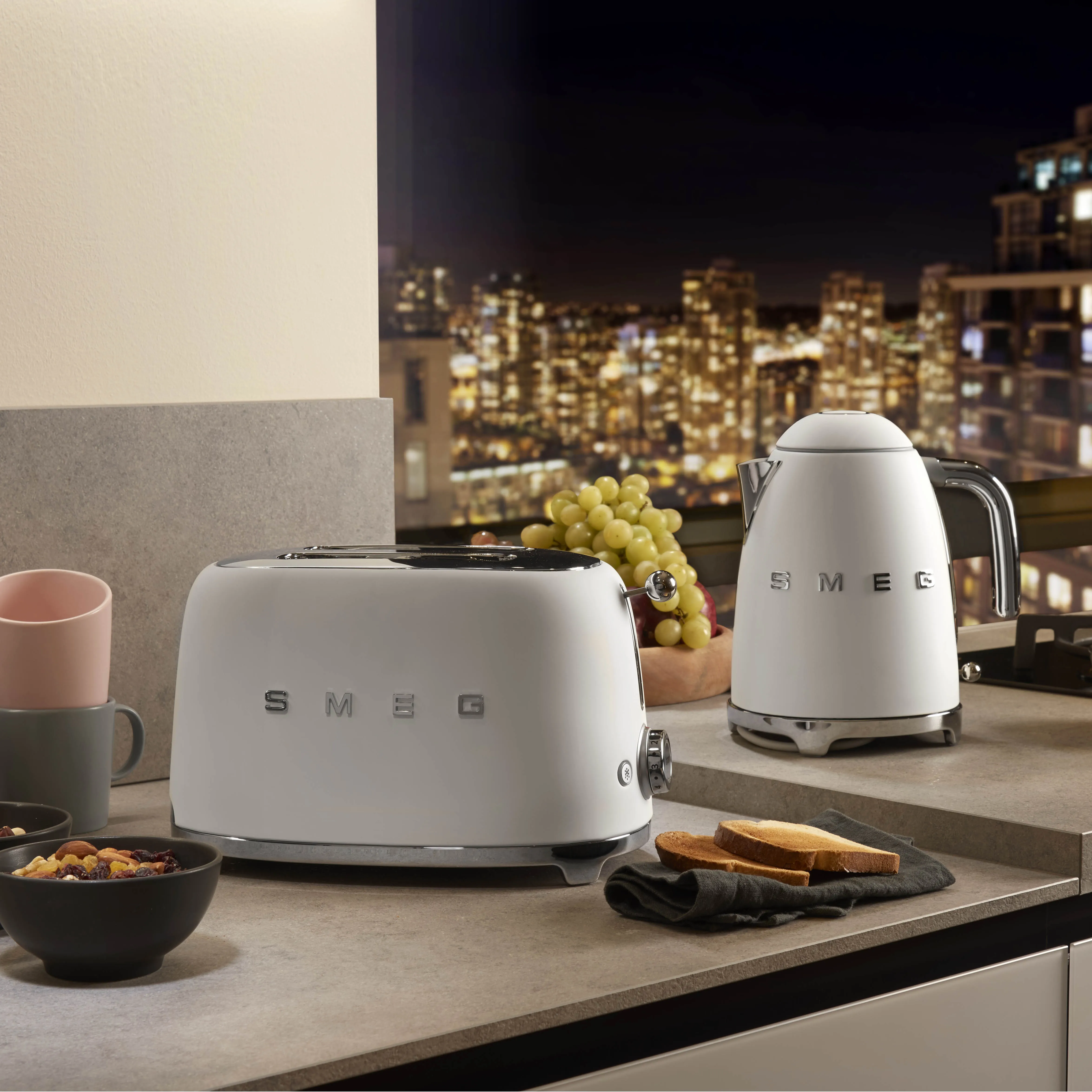 Smeg 50's Style vattenkokare, 1,7 l, 2400 W, Matte White