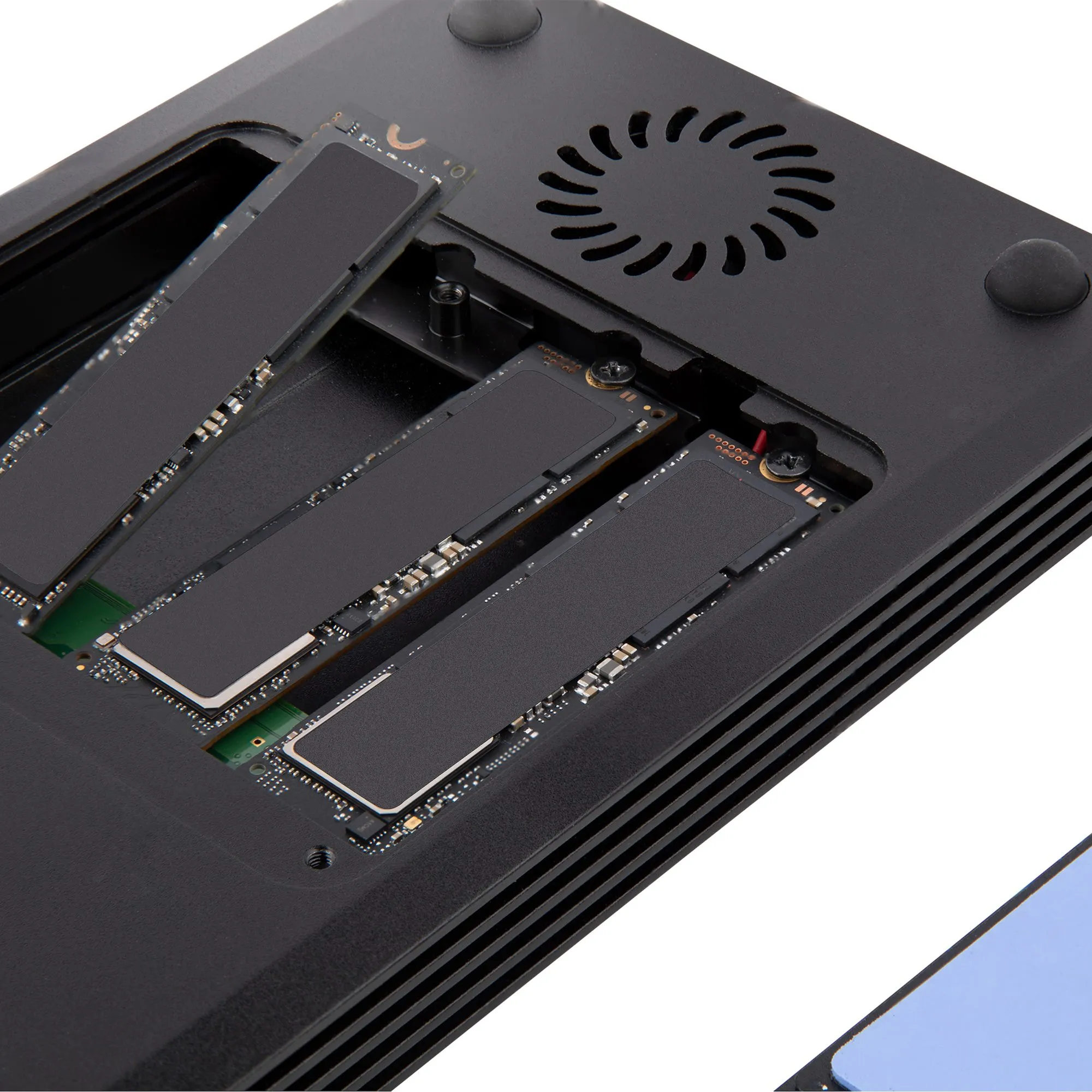4 Bay Thunderbolt 3 NVMe