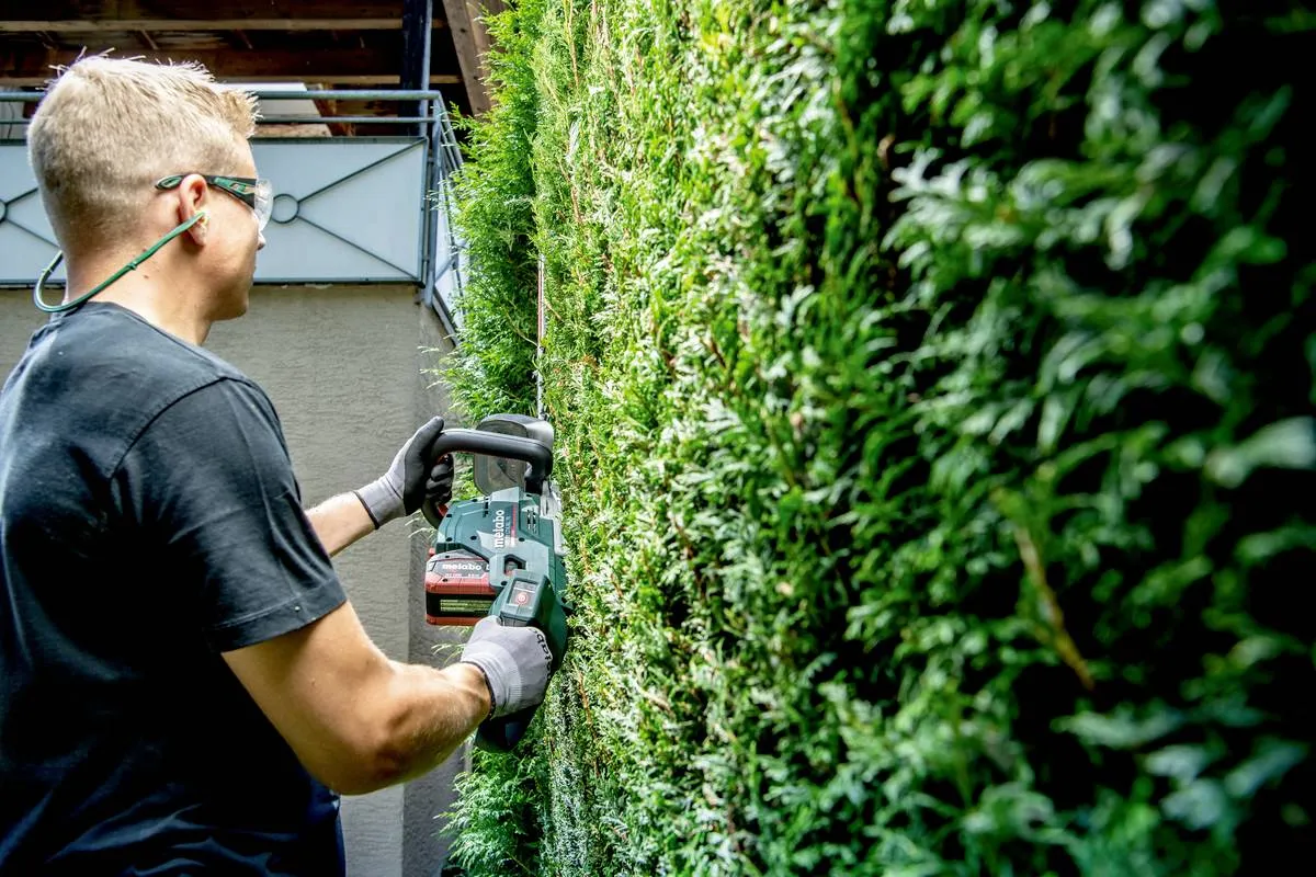 Metabo HS 18 LTX BL 55 H&aelig;ktrimmer 3400opm 55cm Klingel&aelig;ngde