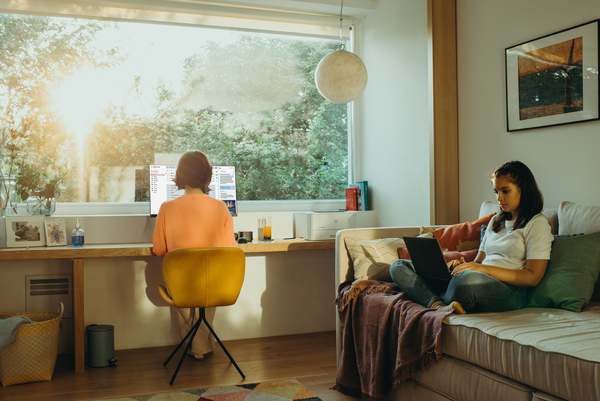 HP 27" E-Series E27 G4 Full HD, IPS - sk&auml;rm