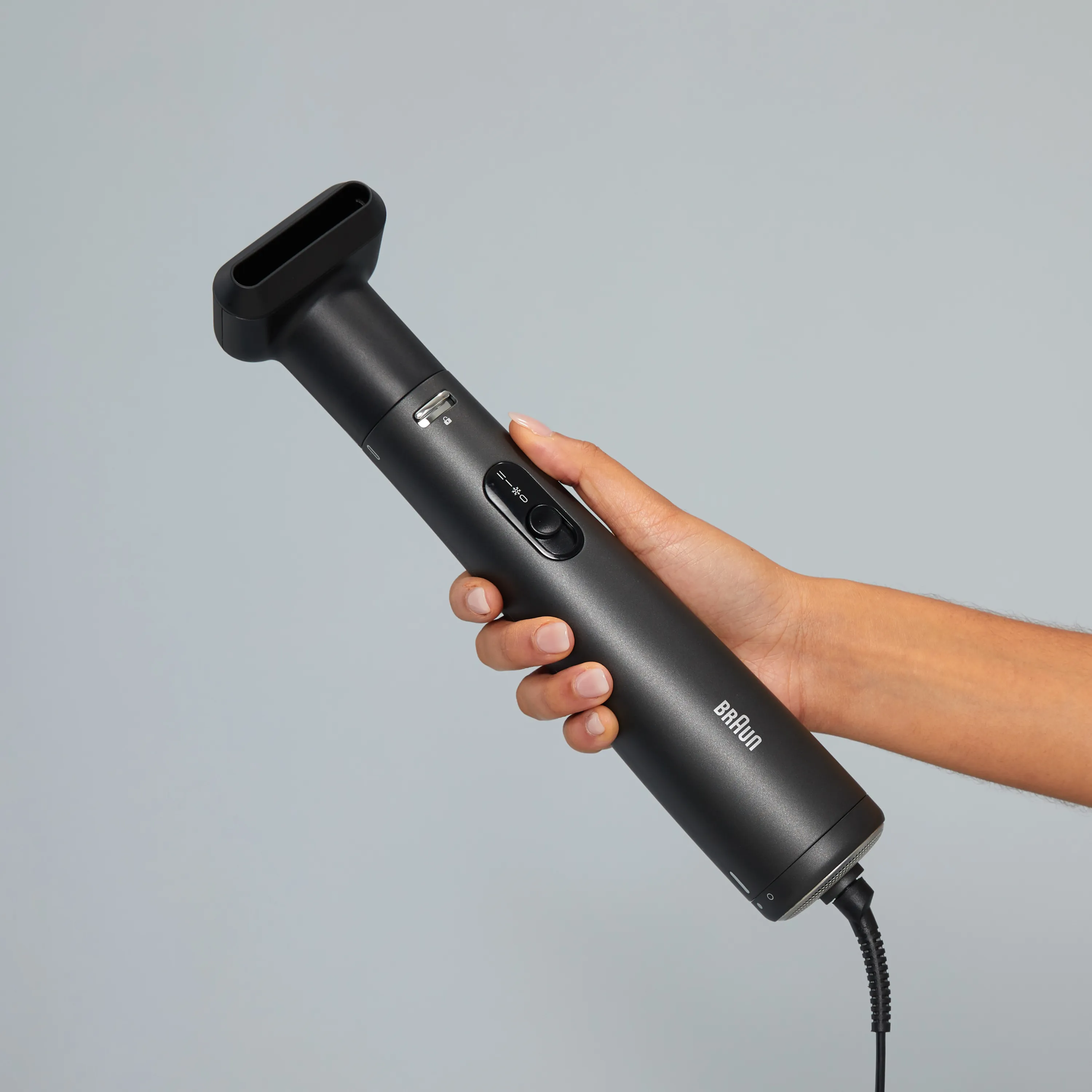 Braun BRAS420E -kuumailmaharja, musta