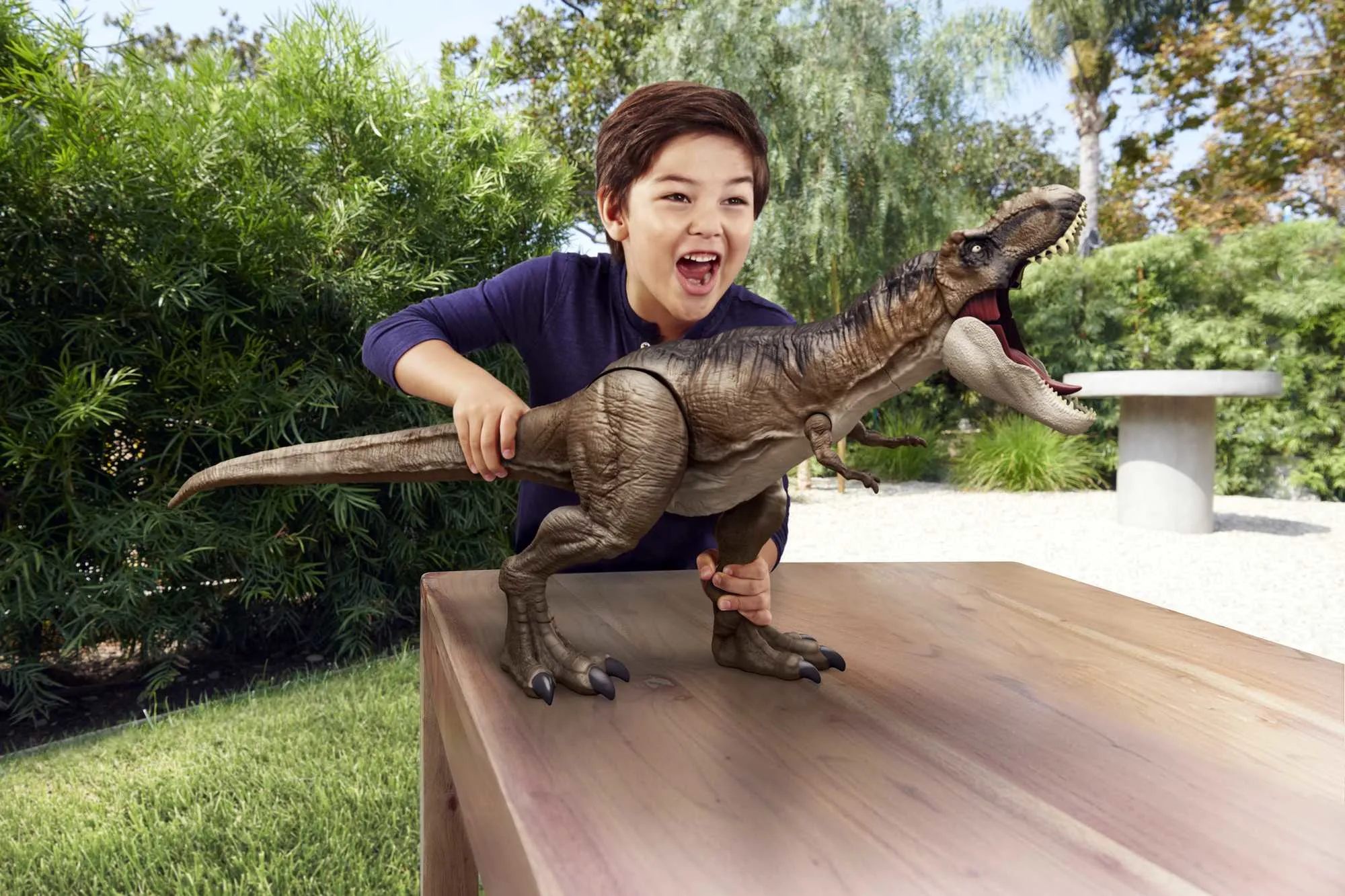 Mattel Jurassic World Riesendino T-Rex, play figure