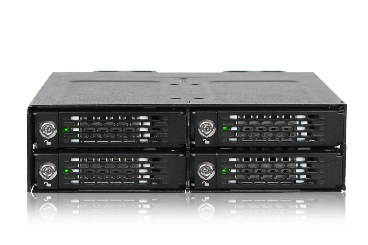 ICY DOCK 4x PCIe 3.0 M.2 NVMe to 4x MiniSAS HD in 1x 5.25" bay mobile