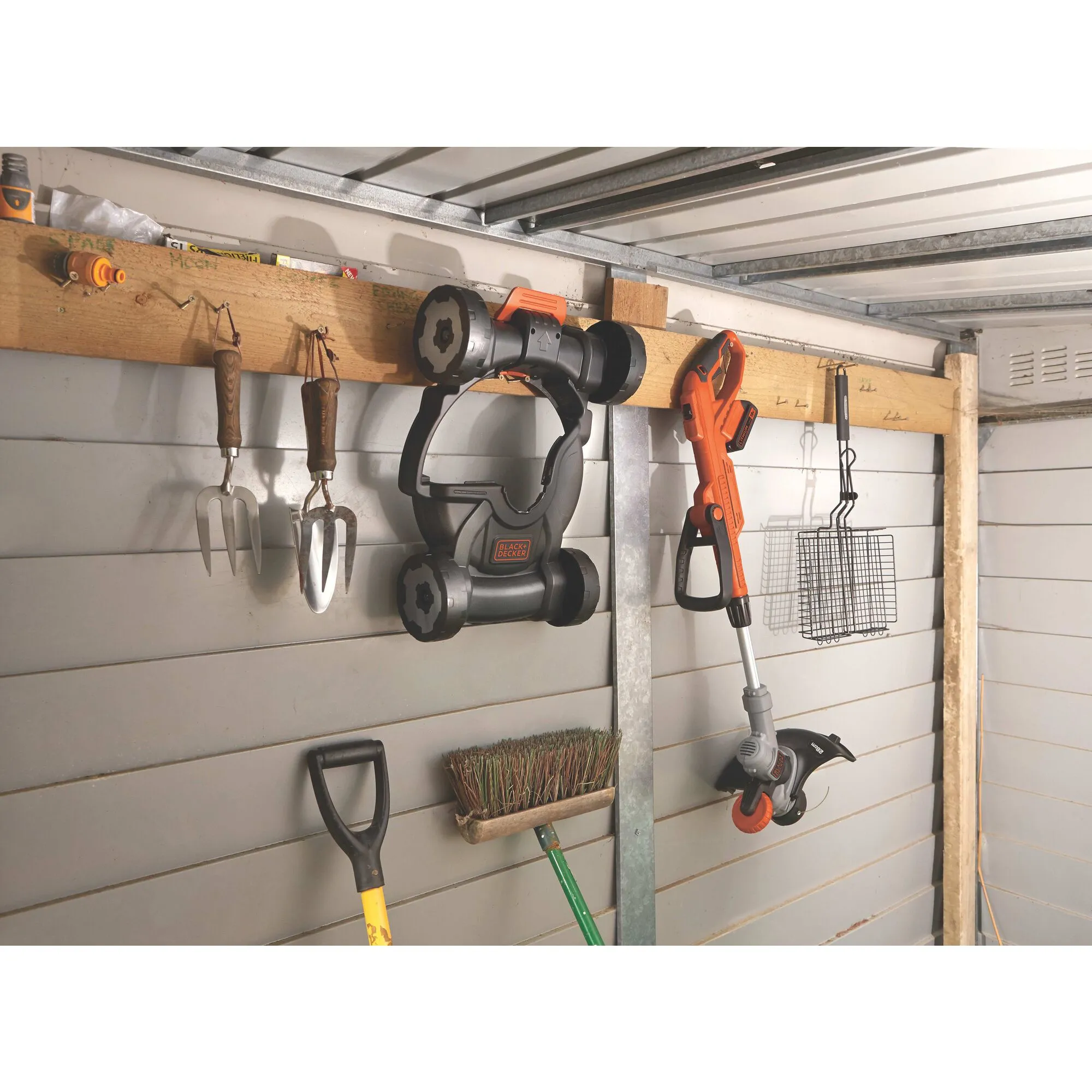 Black&Decker STC1820CM-QW - batteridriven grästrimmer