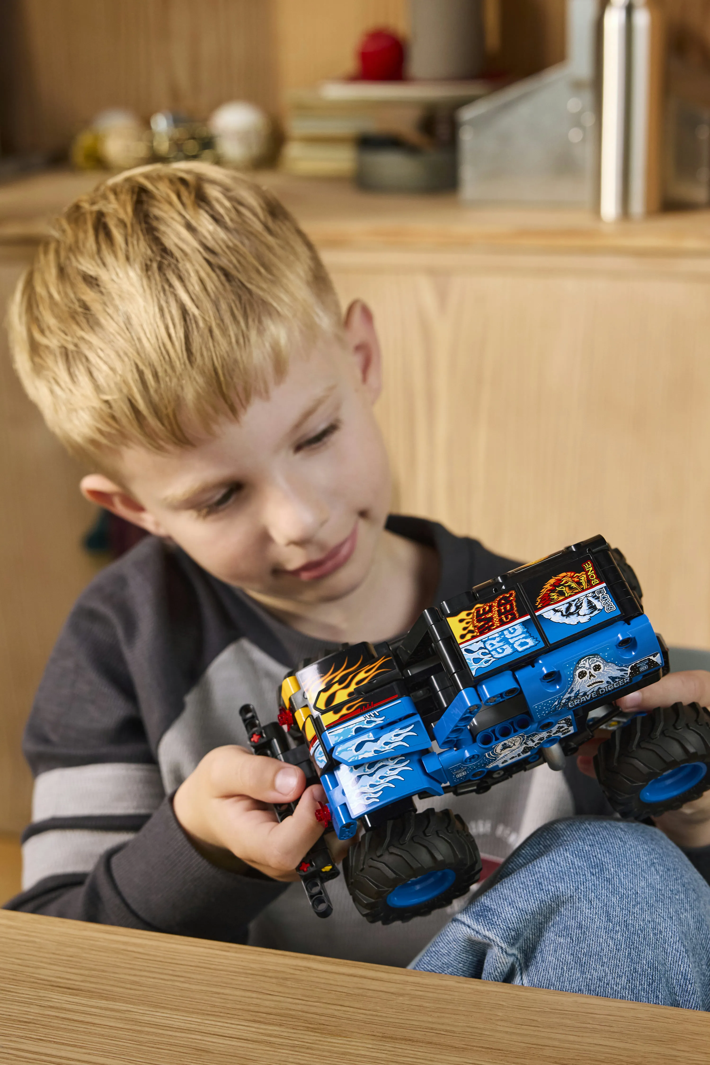 LEGO Technic Monster Jam Grave Digger Fire and Ice 42219