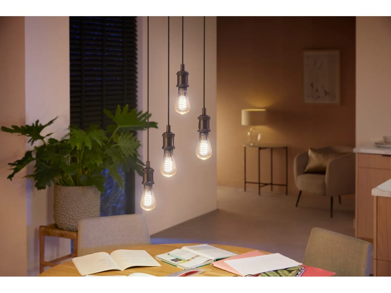 Philips Hue ST64, E27 - smart ljusk&auml;lla